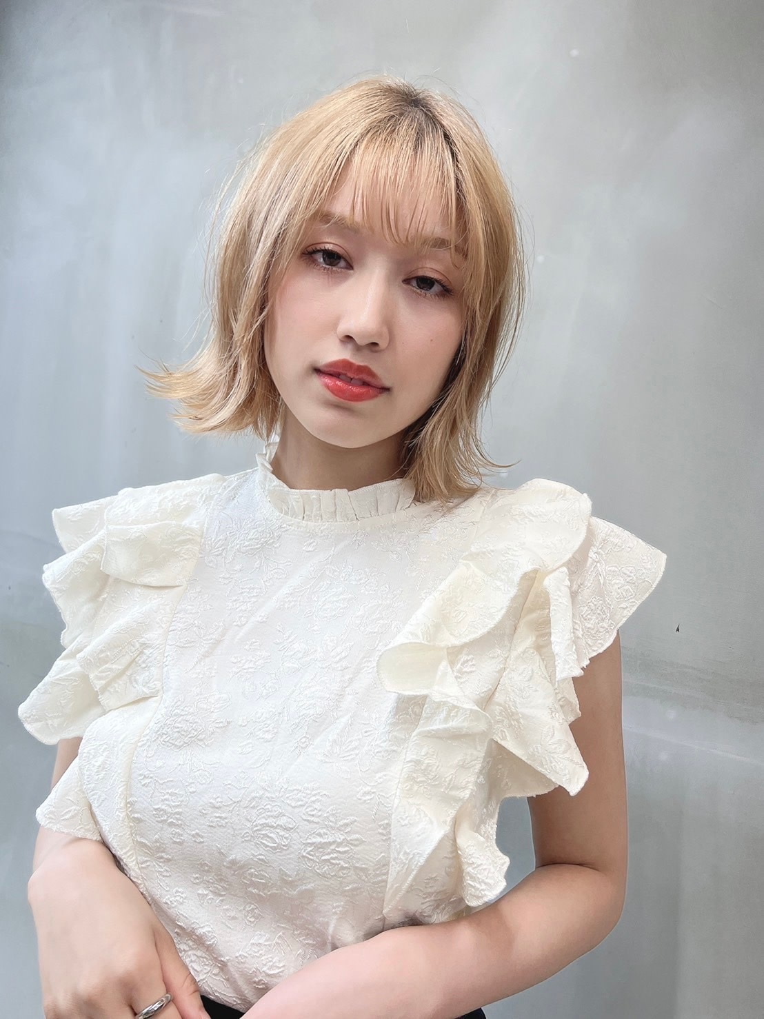 SOURCE 枚方【ソース ヒラカタ】のスタイル紹介。【SOURCE】外はねハイトーンボブ