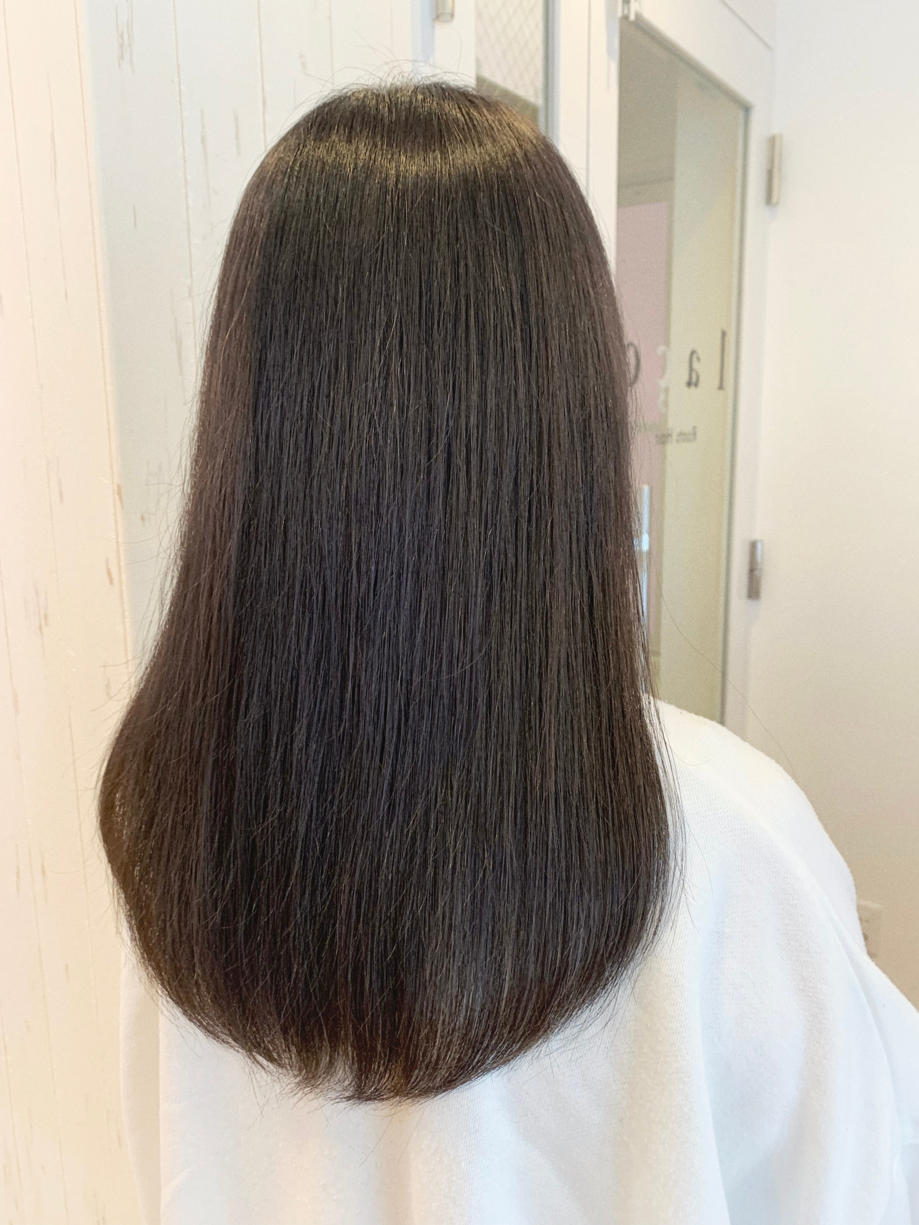 laco Roots Hair 明石店【ラッソ　ルーツヘアー　アカシテン】のスタイル紹介。セミロングナチュラルストレート