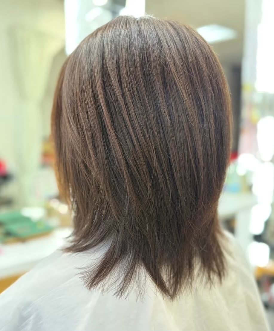 HAIRS DESIREE【ヘアーズデジレ】のスタイル紹介。ミディアムレイヤー