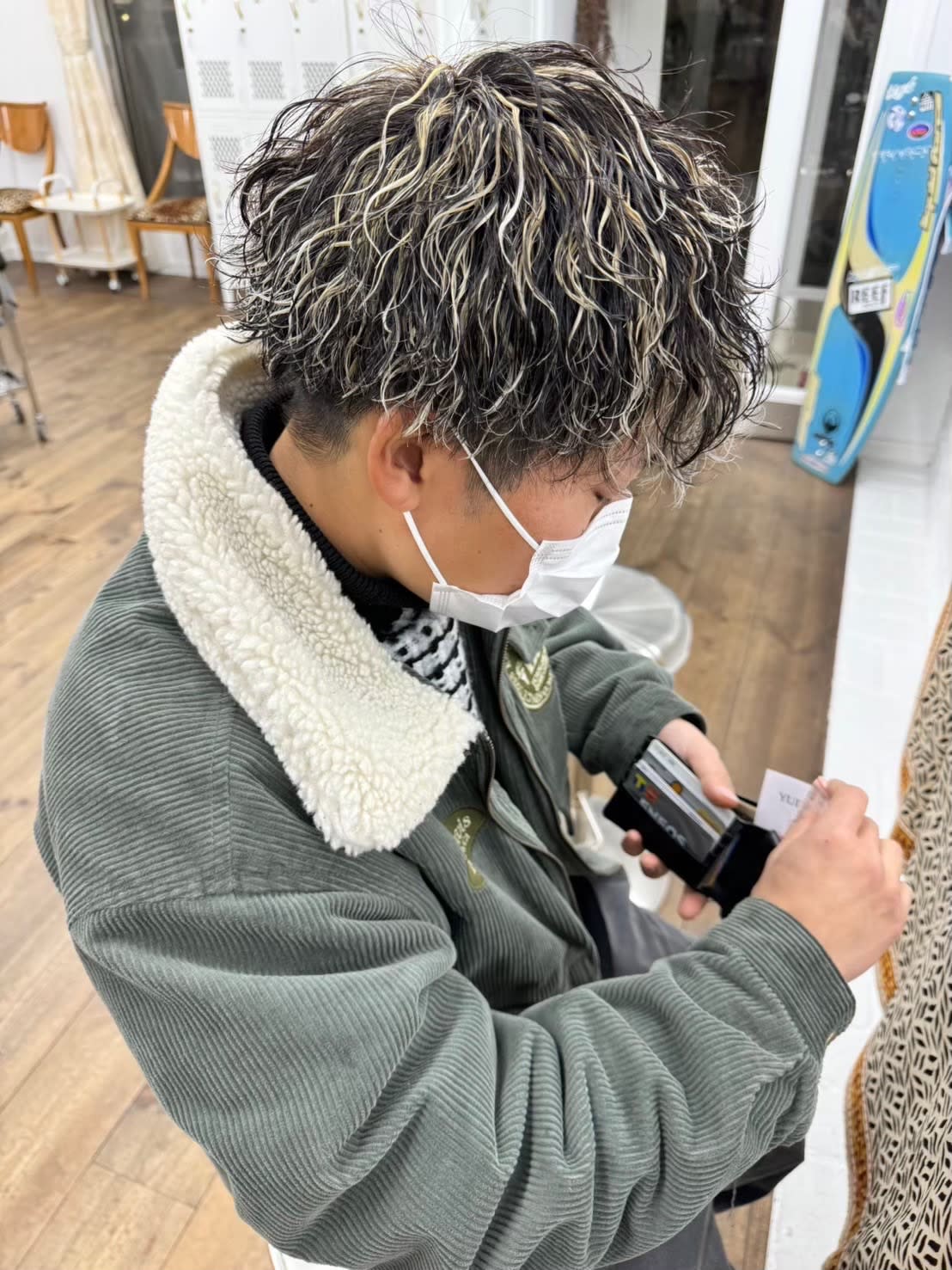 メンズヘアサロン YUIMARL SLOW 倉敷店 メンズパーマ×メンズブリーチ【ユイマァルスロウ クラシキテン】のスタイル紹介。メンズパーマ×メンズブリーチ メンズヘアサロン YUIMAR