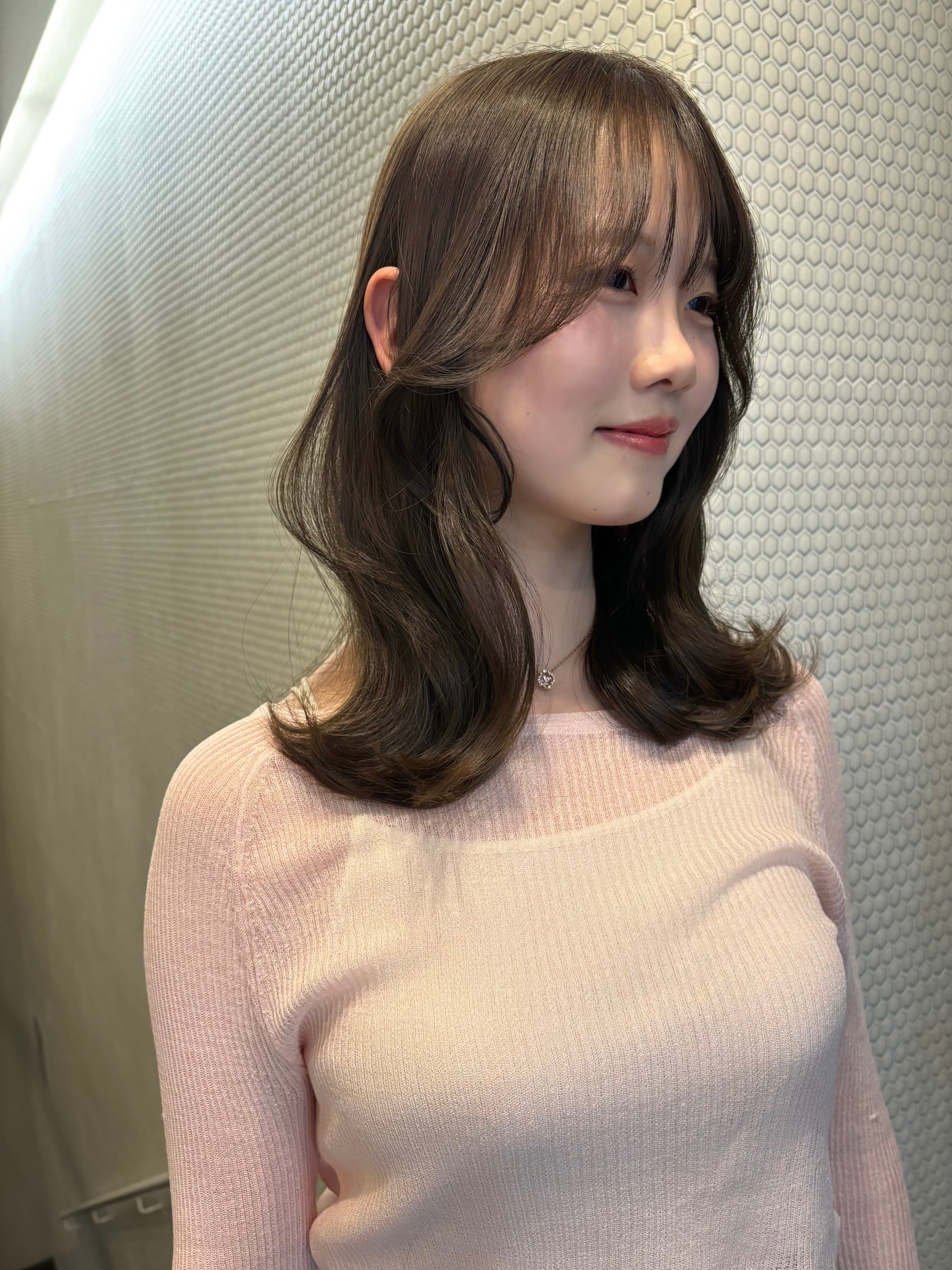 soin de brace coco. 四条河原町店【ソワンドゥブレスココシジョウカワラマチテン】のスタイル紹介。まろベージュ×韓国風顔まわりレイヤー