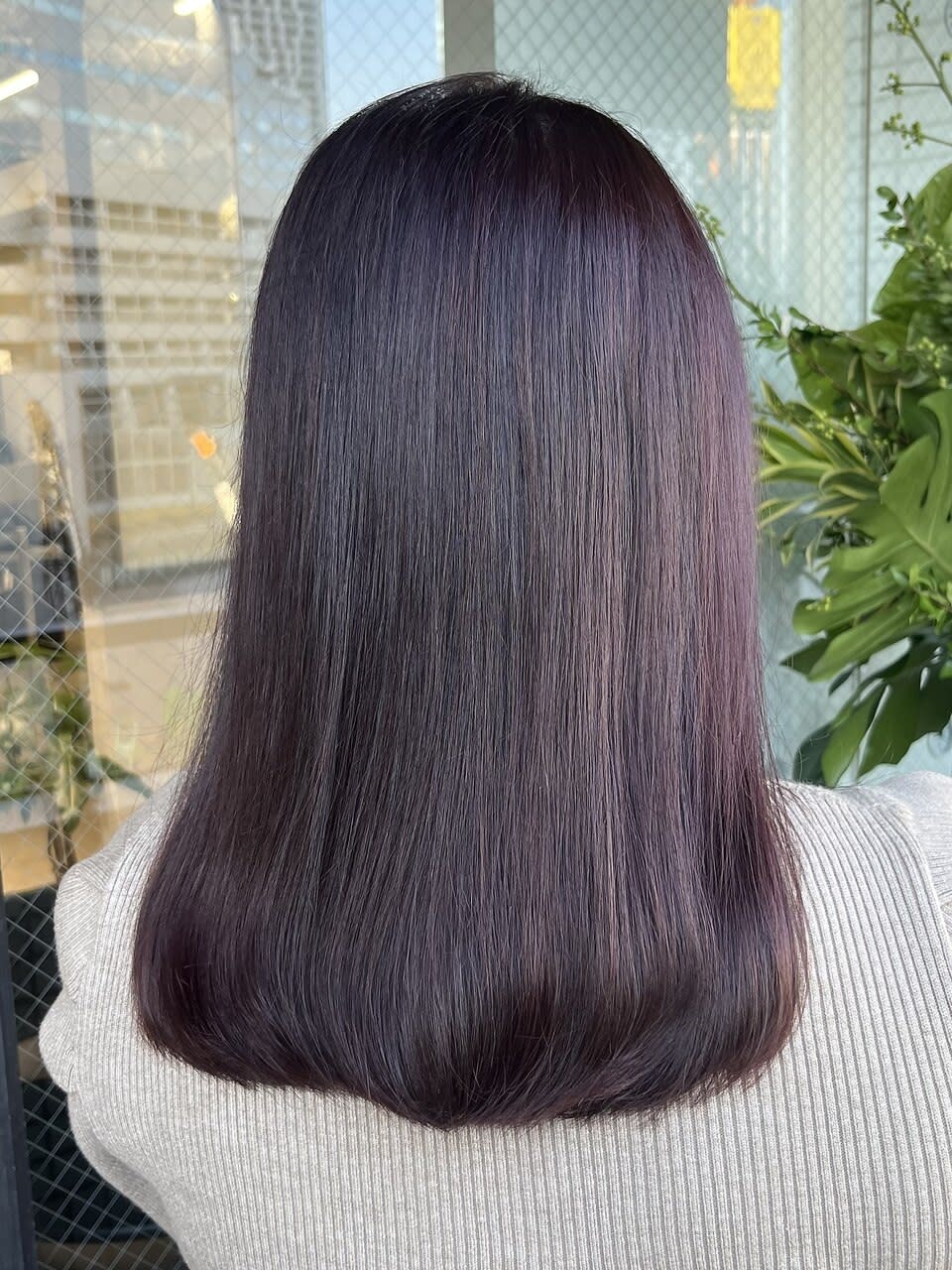 newi 三宮【ネウィ サンノミヤ】のスタイル紹介。艶髪×ラベンダーピンクカラー