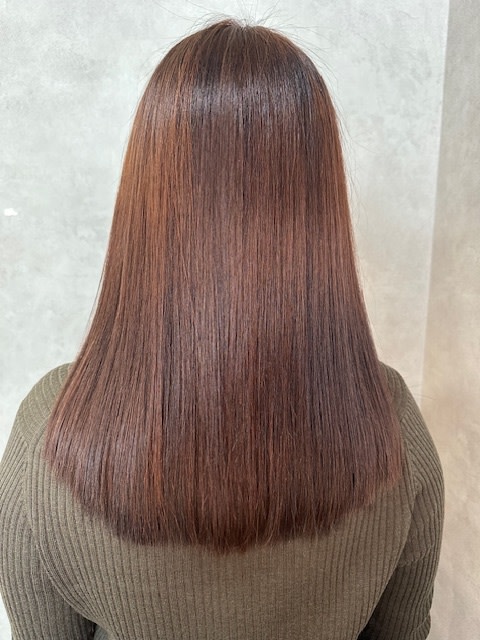 Laverite hair&beauty【ラヴェリテ ヘア アンド ビューティー】のスタイル紹介。髪質改善カラー　レッドブラウンワンレングス