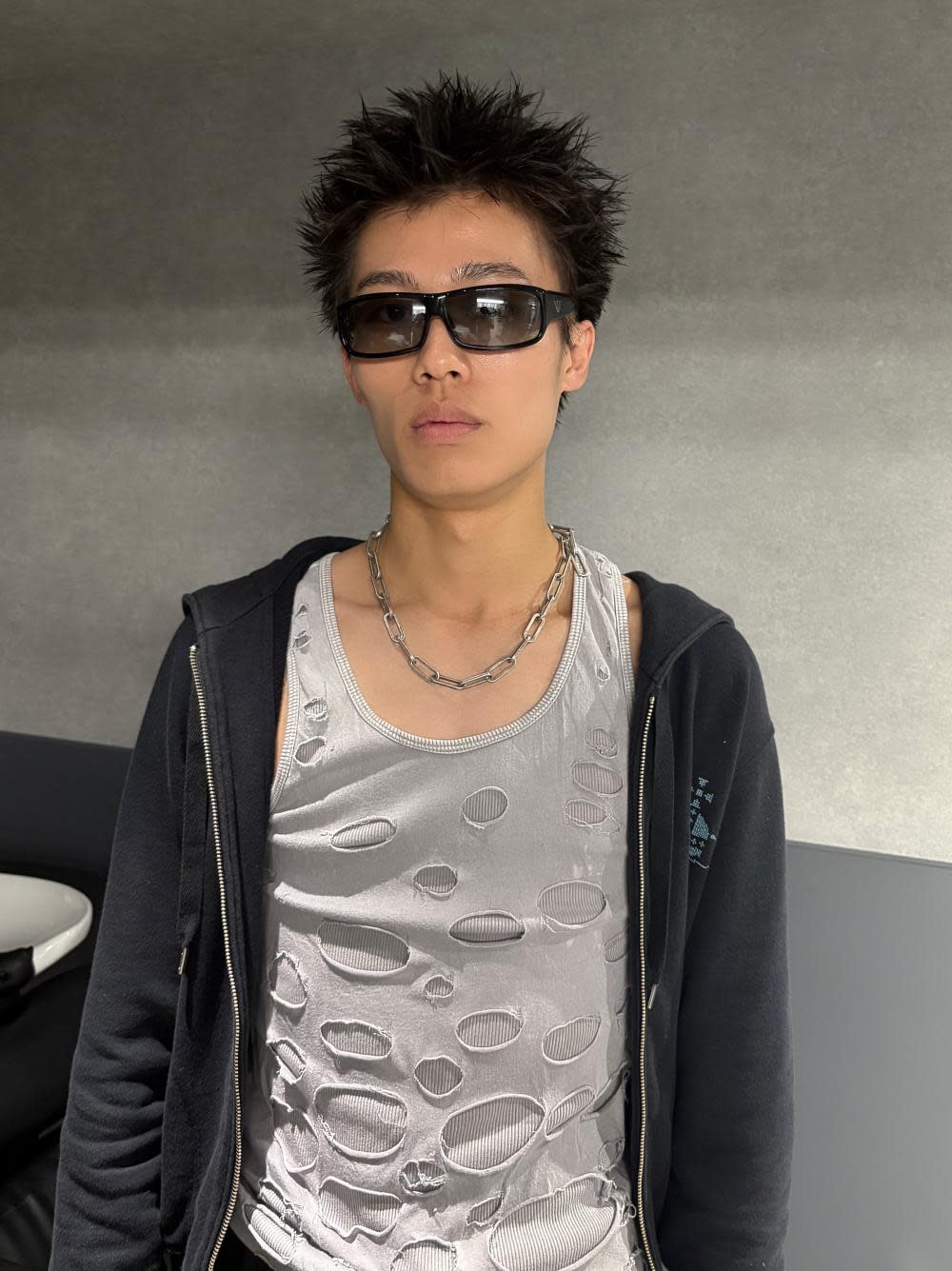 KENJE HOMME【ケンジ オム】のスタイル紹介。スパイキーショート