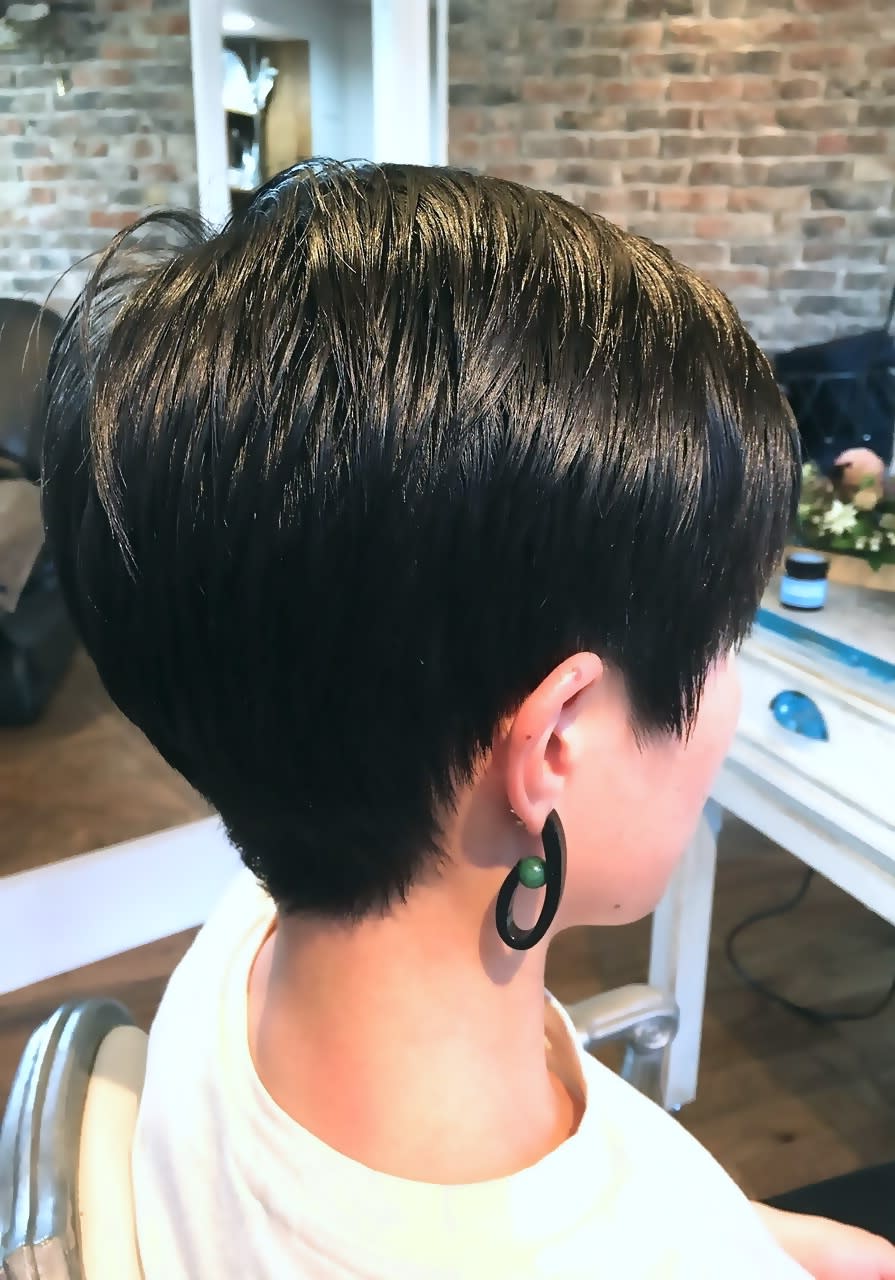 marichi circus【マリーチ サーカス】のスタイル紹介。後ろ姿で差がつく、大人ショート