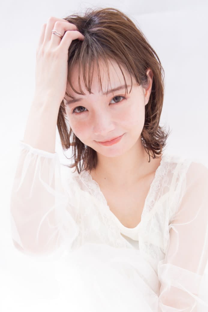 grace hair dressing 鷹匠【グレイス ヘアドレッシングタカジョウ】のスタイル紹介。ミディアムレイヤー×マロンベージュ