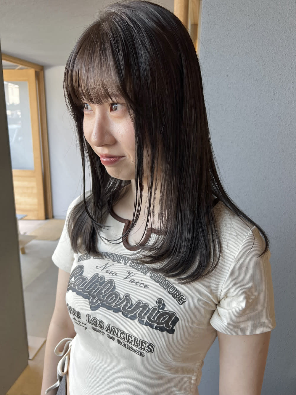 duft.【ドゥフト】のスタイル紹介。透け感たっぷりの暗髪とレイヤーのスタイル