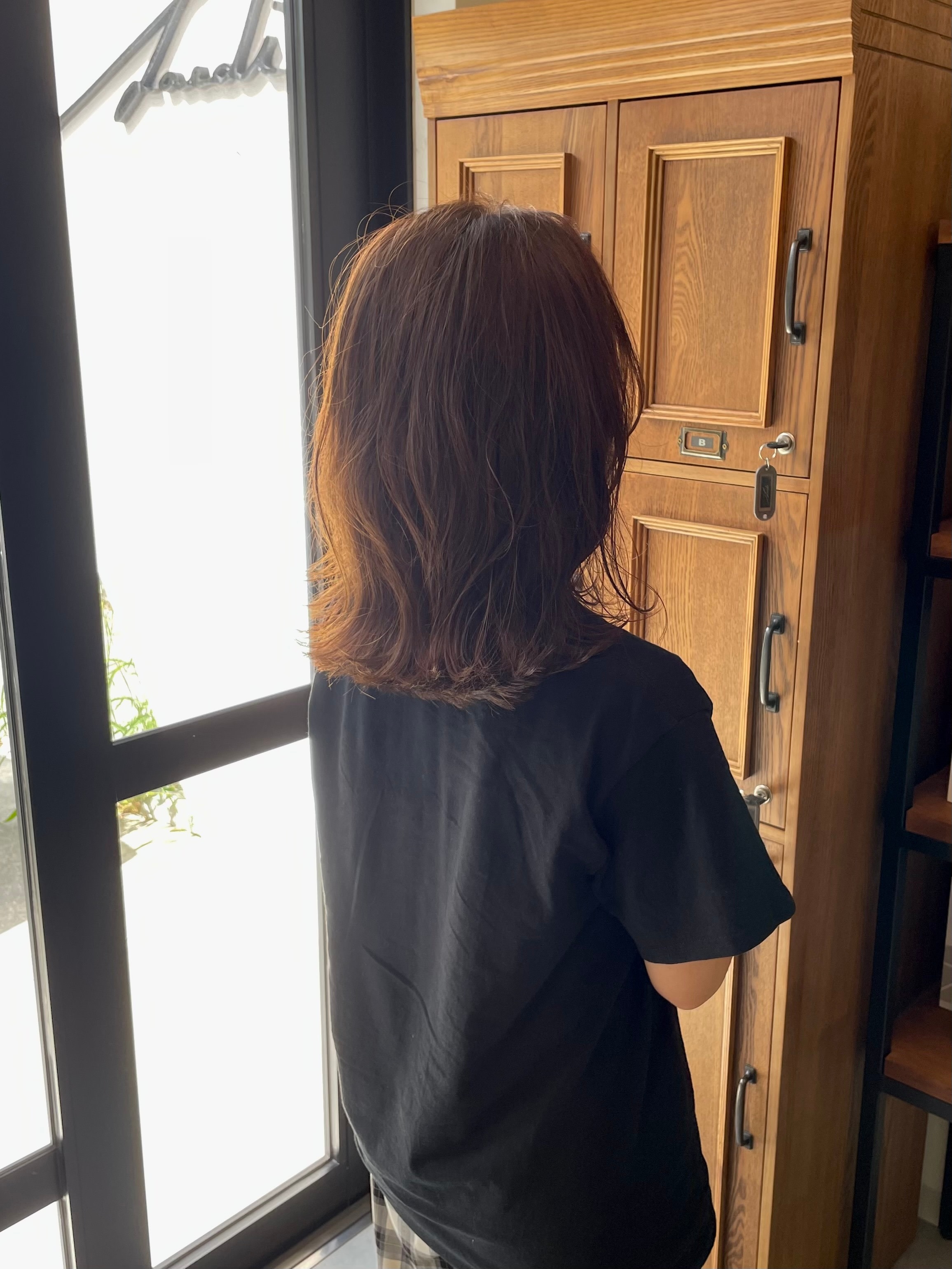 Laedi【ラエディ】のスタイル紹介。切りっぱなし×アースカラー（白髪染め可）