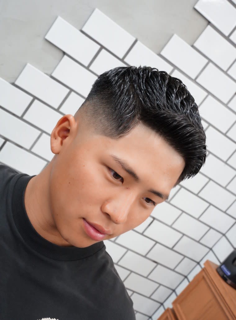 BARBERSHOP NOR品川区（2nd）【バーバーショップノアシナガワク　セカンド】のスタイル紹介。ウェーブアップ/スキンフェード