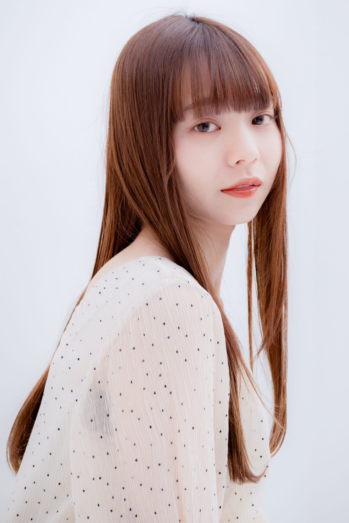 grace hair dressing 鷹匠【グレイス ヘアドレッシングタカジョウ】のスタイル紹介。ストレートロング×マロンベージュ