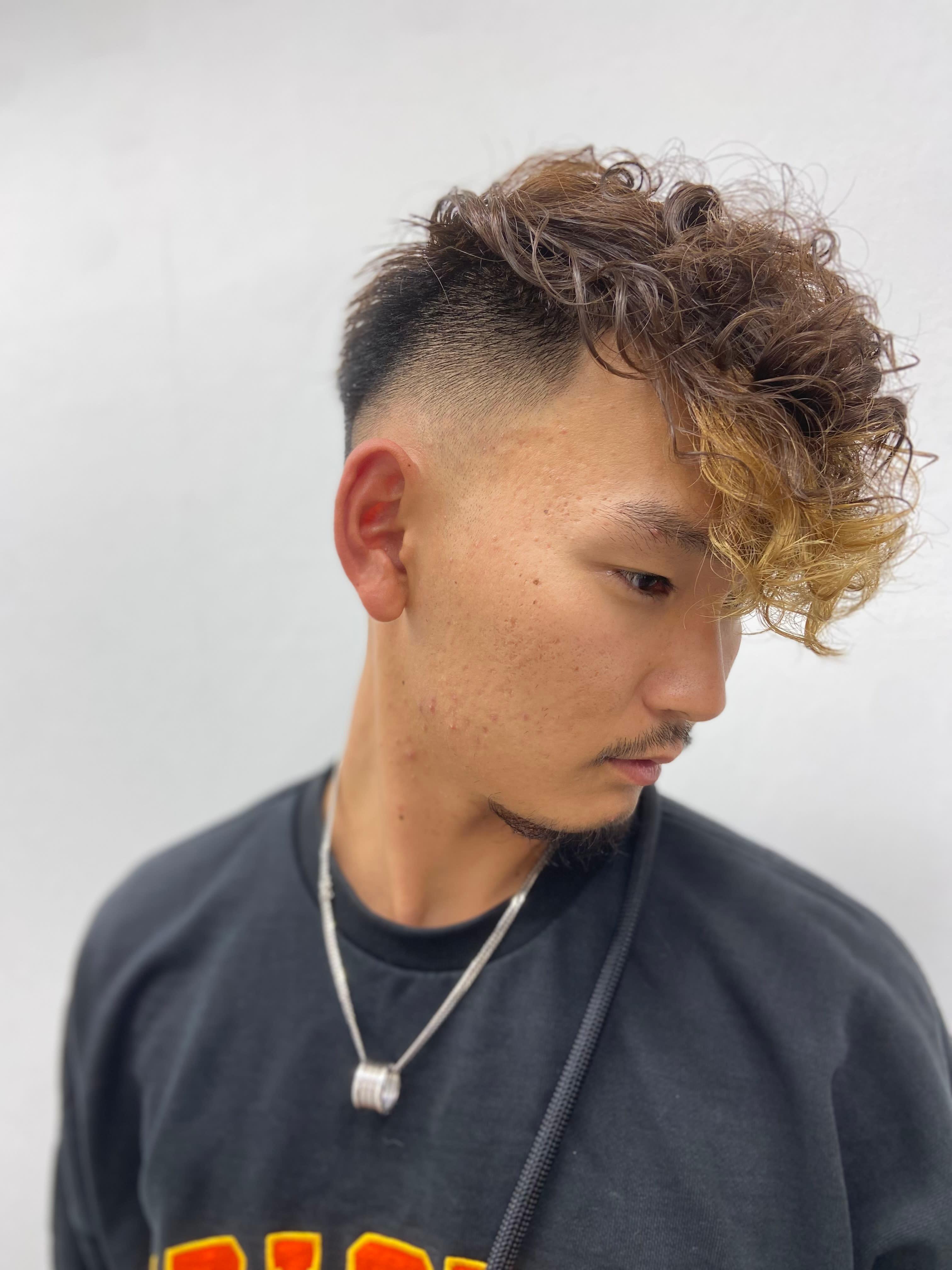 ヒロ銀座ヘアーサロン 麻布乃木坂 六本木駅前店【ヒロギンザヘアーサロンアザブノギザカロッポンギエキマエテン】のスタイル紹介。スペインカール×パーマ