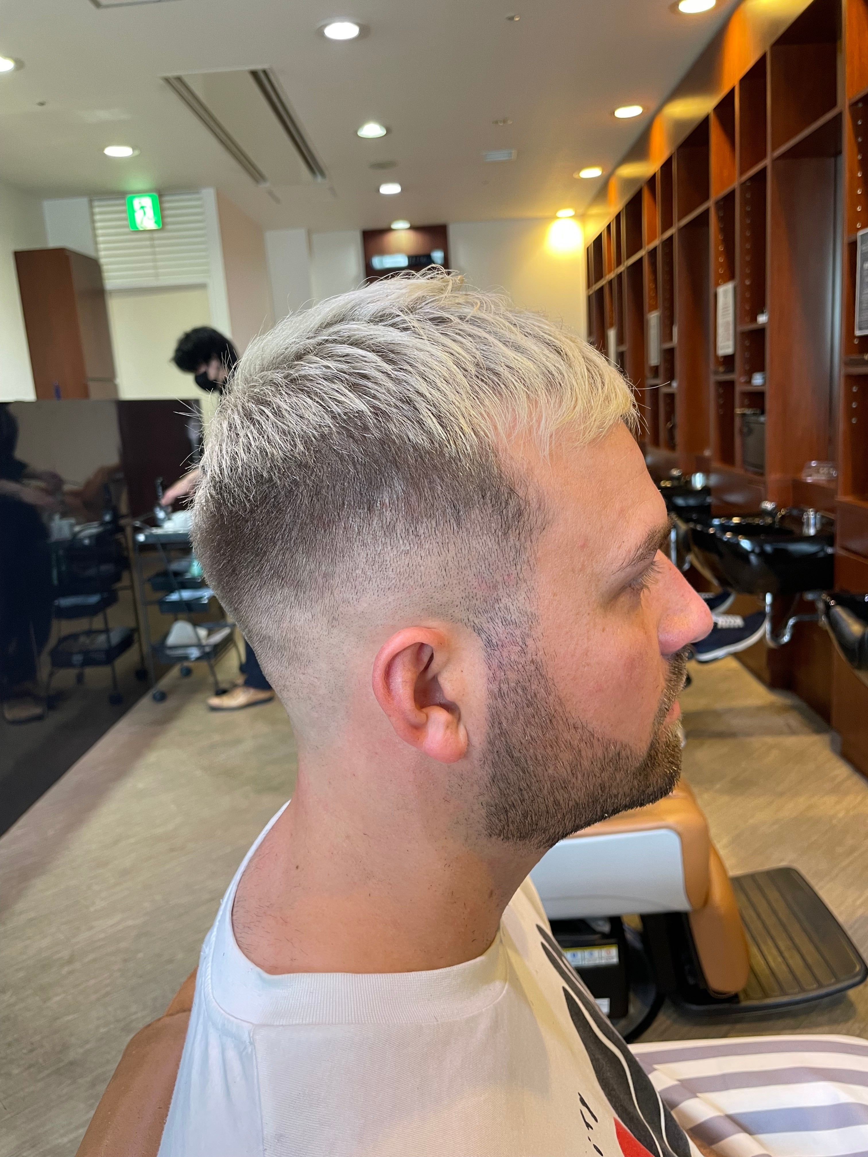 ヒロ銀座ヘアーサロン 麻布乃木坂 六本木駅前店【ヒロギンザヘアーサロンアザブノギザカロッポンギエキマエテン】のスタイル紹介。フェードカット