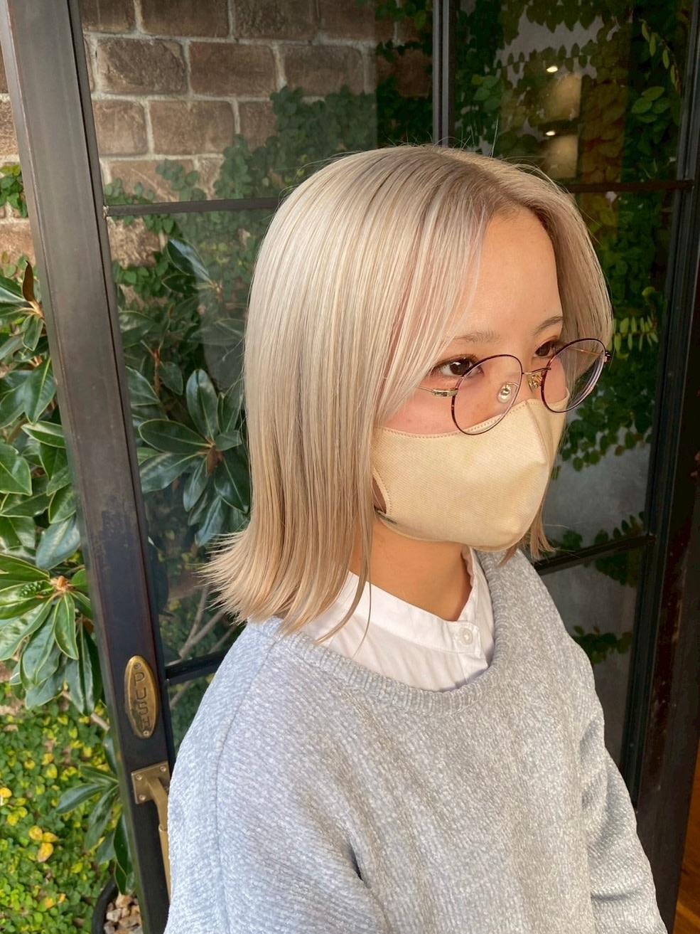 arbos【アルボス】のスタイル紹介。外ハネ/ホワイトベージュ