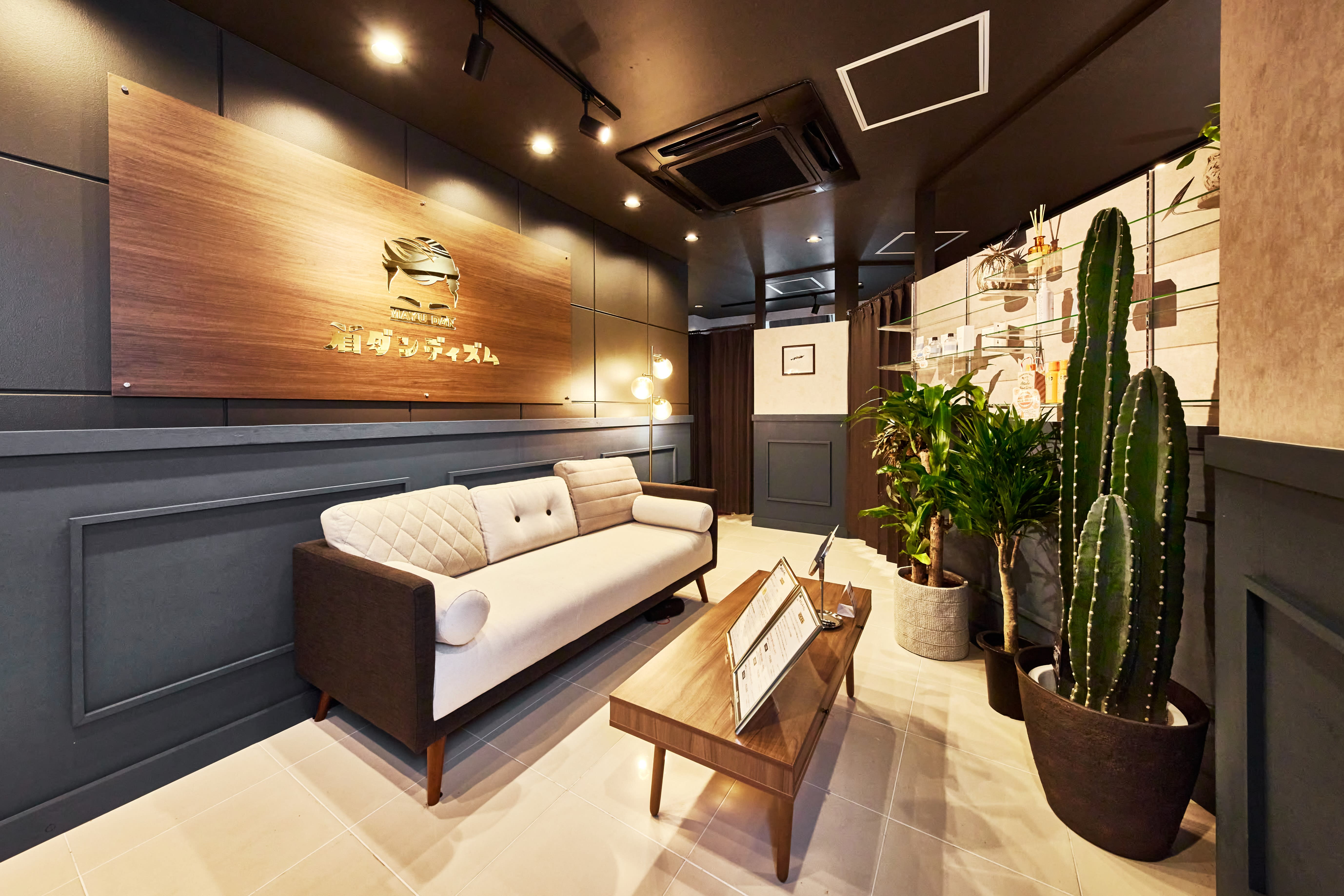メンズ専用眉毛サロン 眉ダンディズム 大阪本町店のアイキャッチ画像