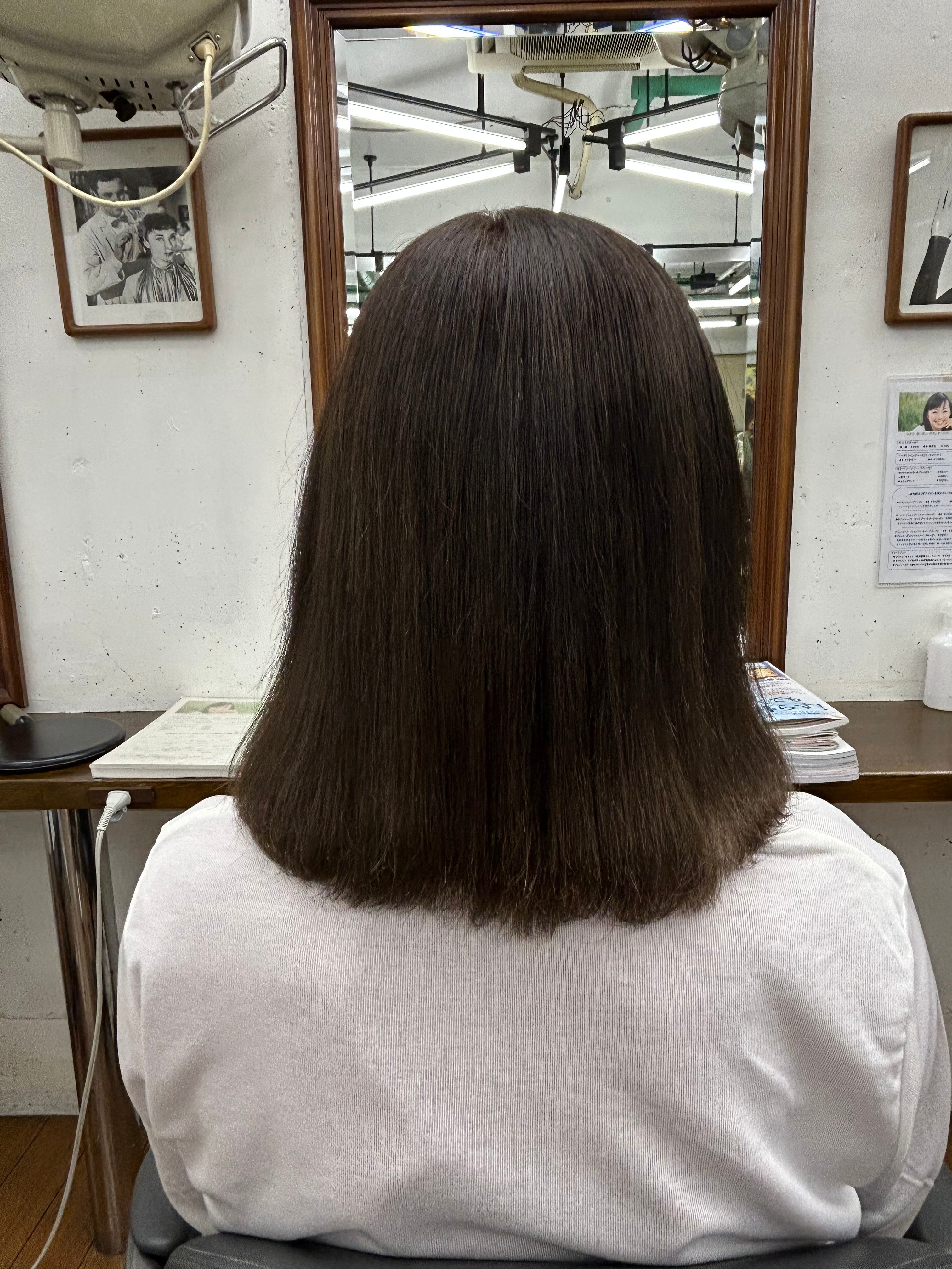 APIS 縮毛矯正専門店【アピス】のスタイル紹介。ミディアムボブ