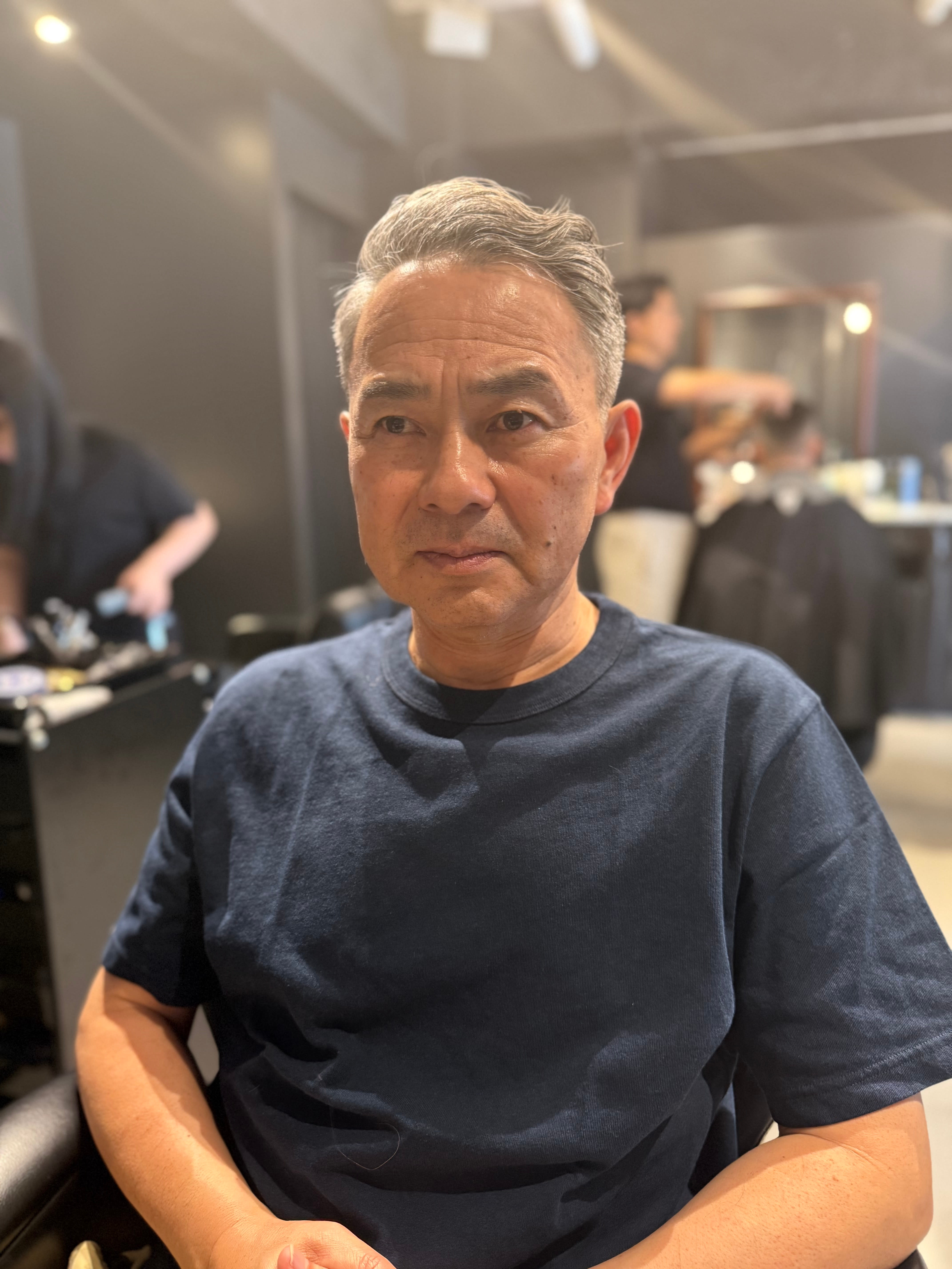 THE MAN LeverageNewYork【ザマンリバレッジニューヨーク】のスタイル紹介。白髪イケオジ海外サイドパート