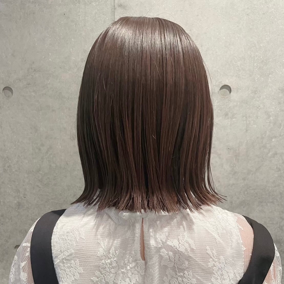 美容室ポール行徳店 髪質改善ヘッドスパマッサージサロン【ビヨウシツポールギョウトクテンカミシツカイゼンヘッドスパマッサージサロン】のスタイル紹介。外ハネぱっつんボブ