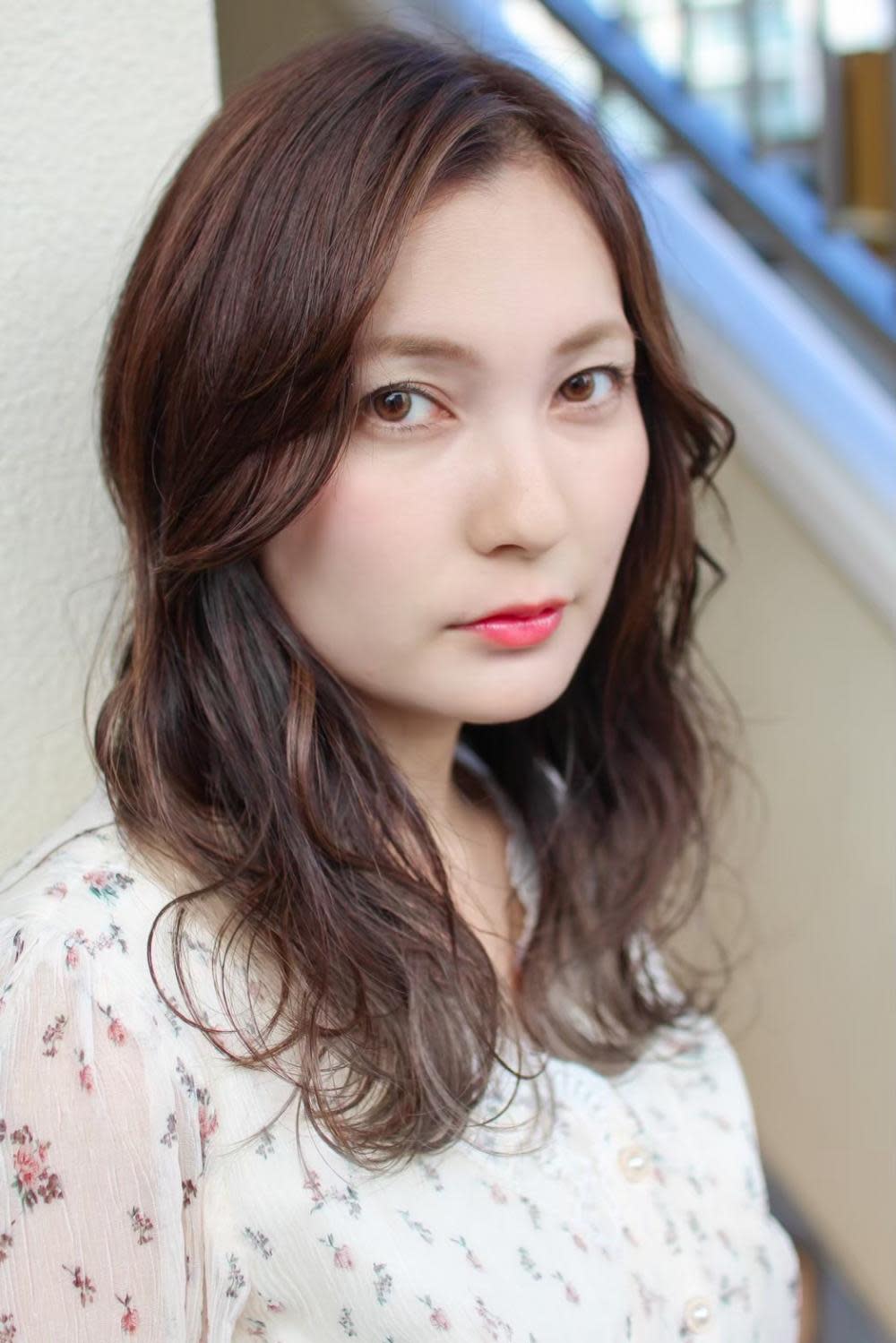 flammeum 池袋【フラミュームイケブクロ】のスタイル紹介。ミディアムウェーブスタイル