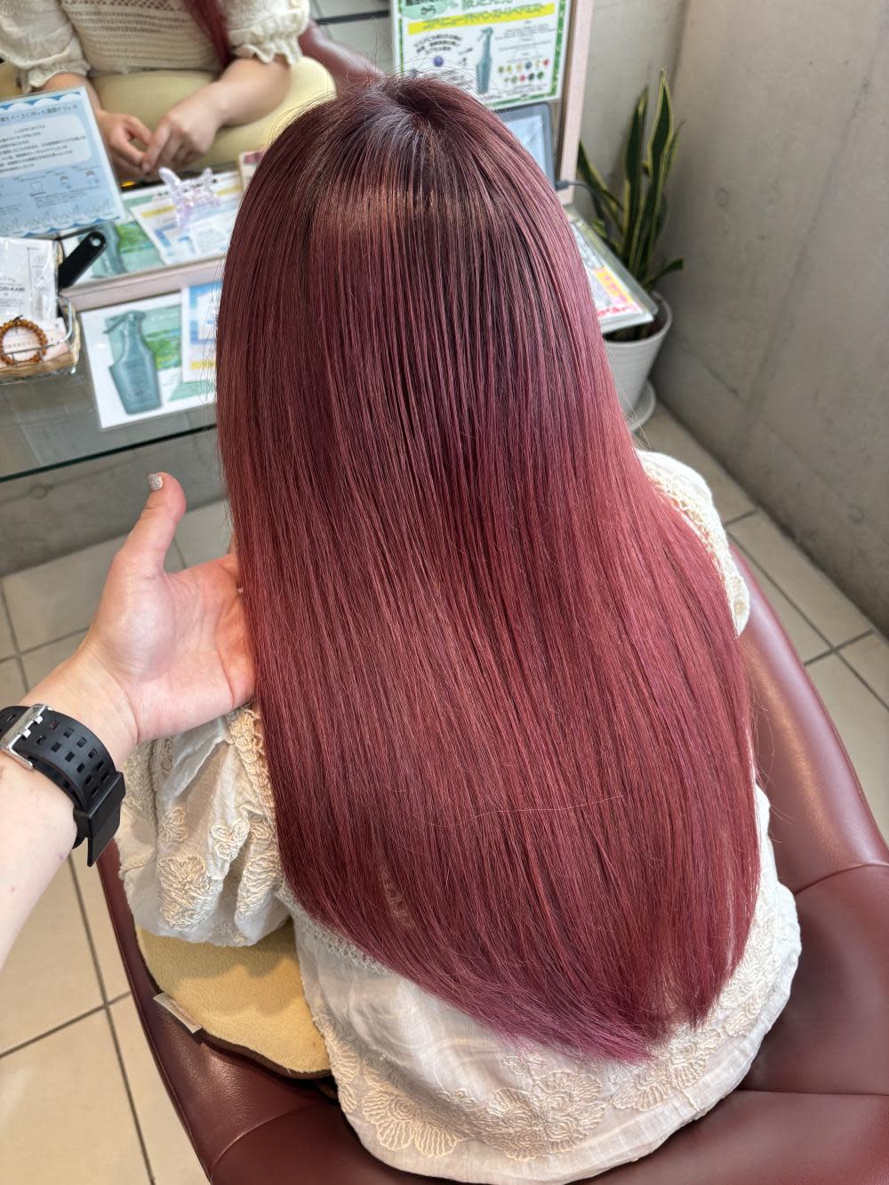 SOTOE＆marbb久喜店【ソトエアンドマーブ クキテン】のスタイル紹介。ピンクカラー/ブリーチ/グラデーション/20代30代