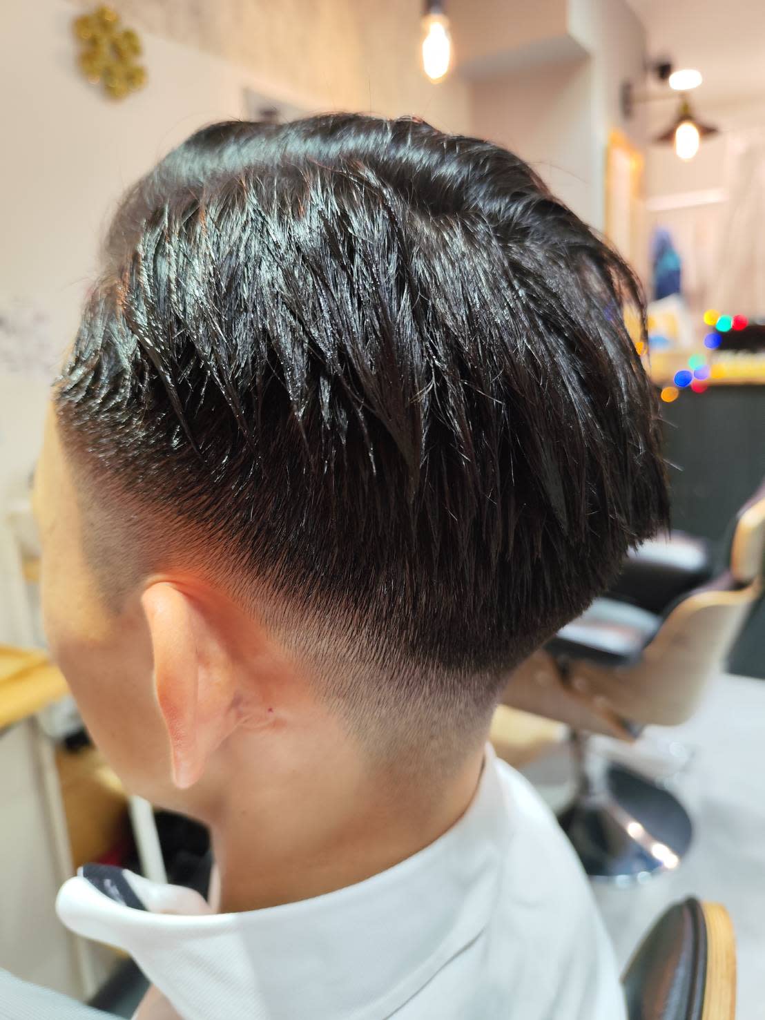 綱島 CLOVER【ツナシマ クローバー】のスタイル紹介。７：３フェードスタイル