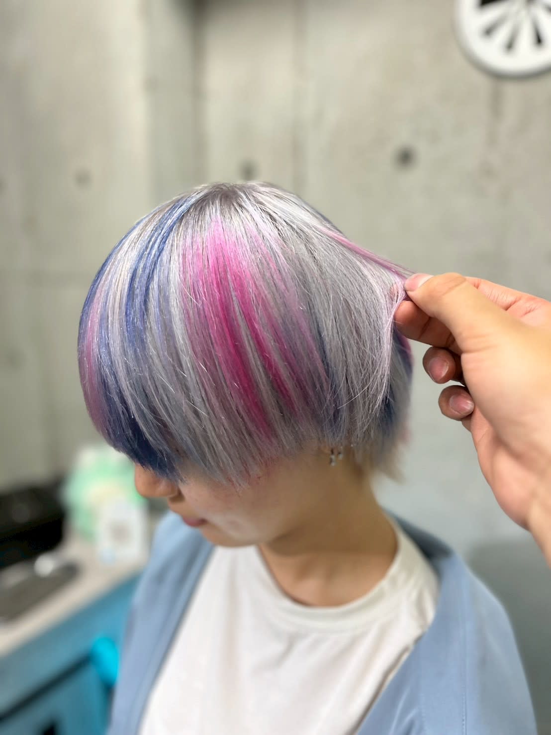 Re.(by INK.) 渋谷 ハイトーン/ウルフカット/デザインカラー/髪質改善【アールイーバイインク シブヤ ハイトーンウルフカットデザインカラーカミシツカイゼン】のスタイル紹介。Re.(by INK.) 渋谷×スタイル