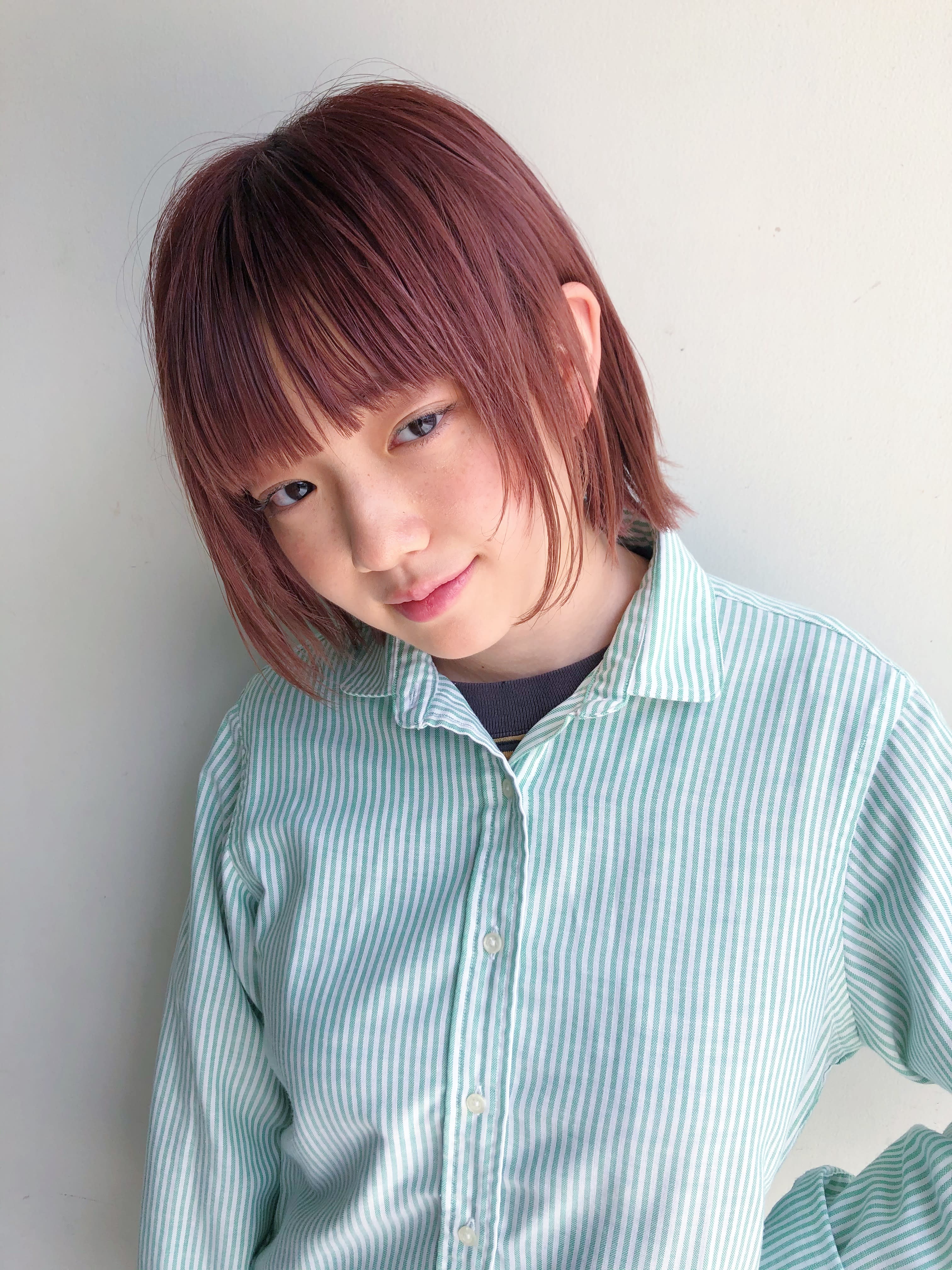 quii【クイ】のスタイル紹介。柔らかボルドーカラー