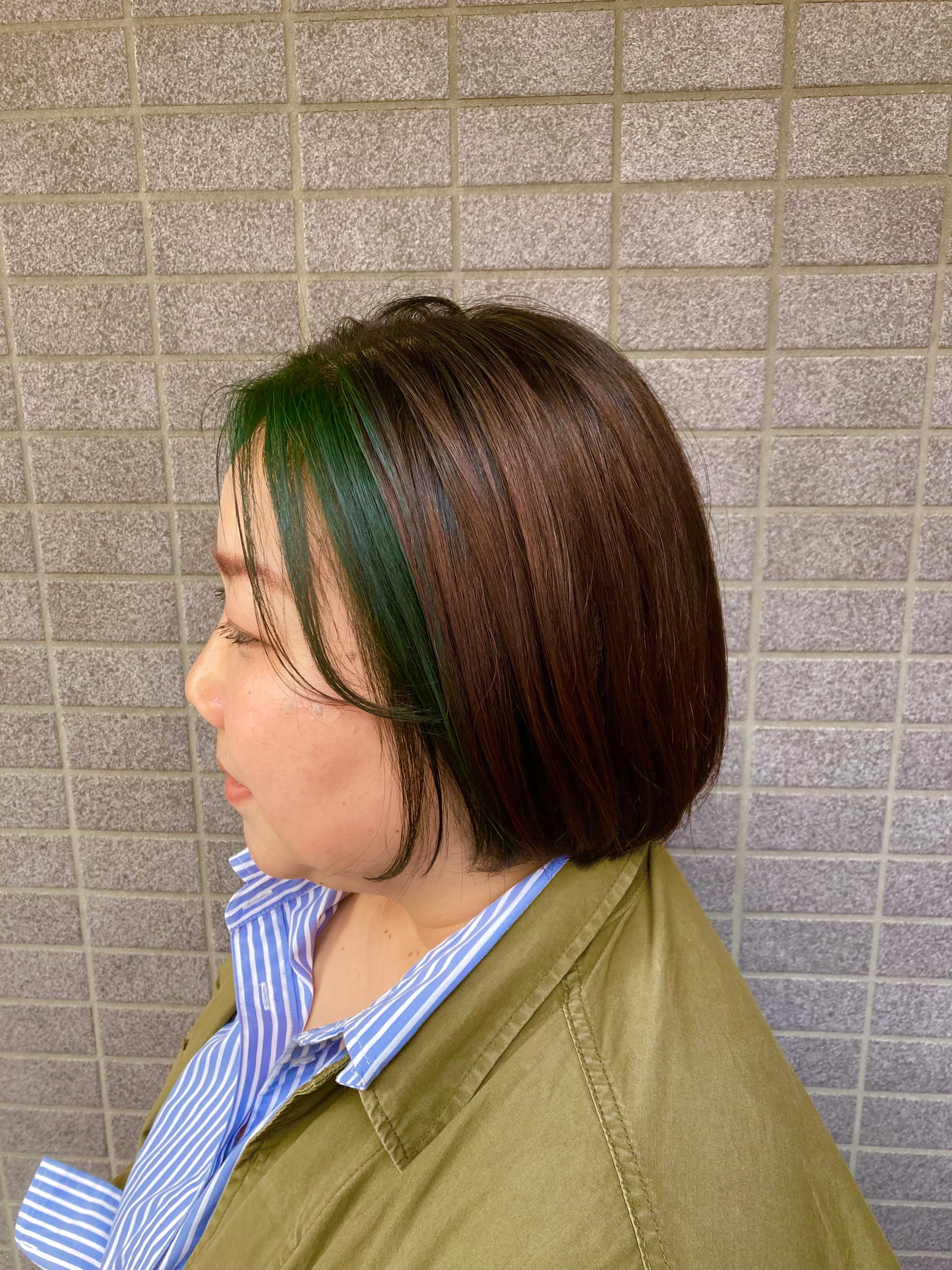 MAISON【メゾン】のスタイル紹介。フェイスフレーミング×グリーン