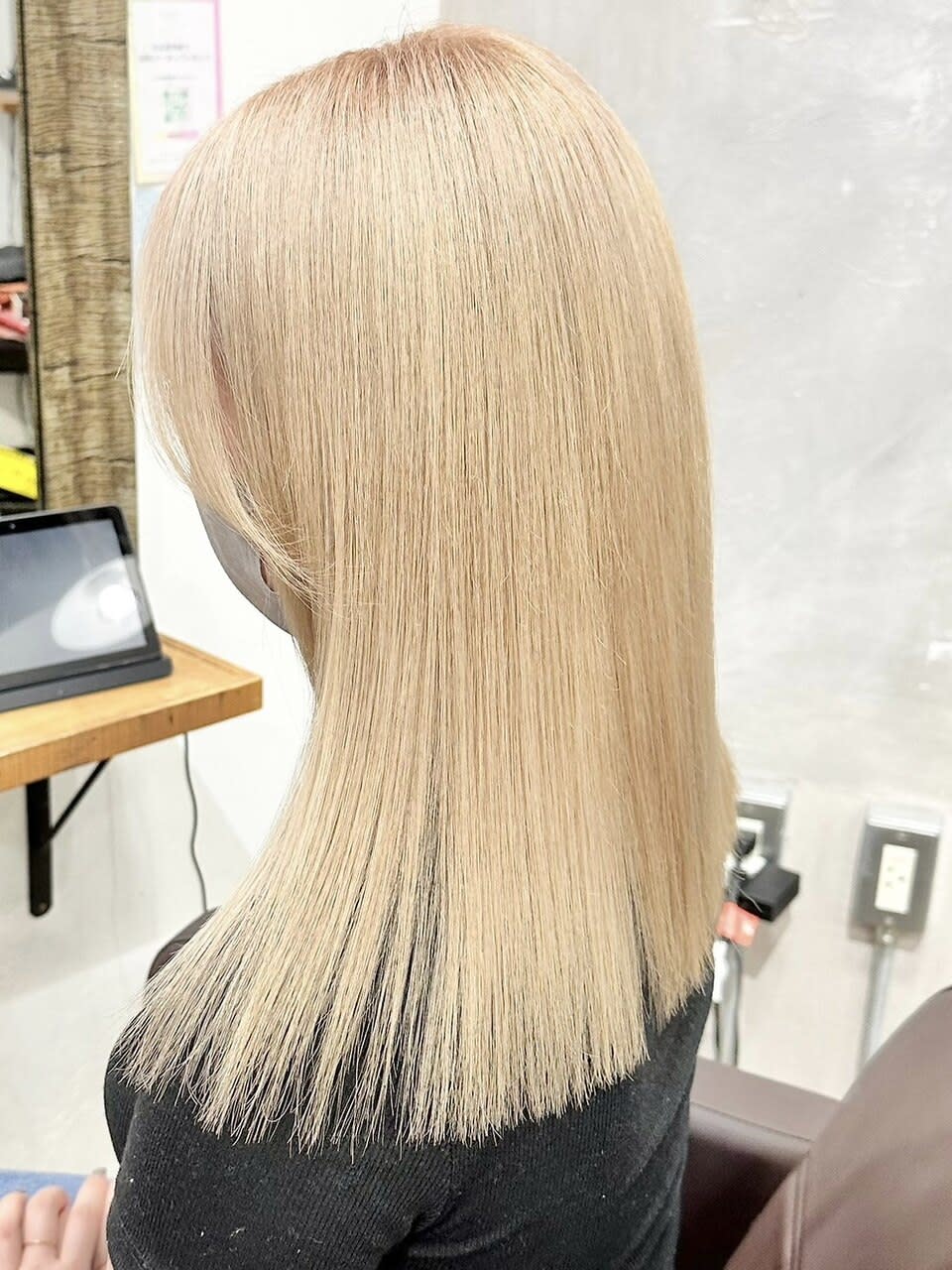 LORE福岡天神本店 インナーカラー特化型美容室ブリーチ・インナーカラー美容室【ロアフクオカテンジンホンテン インナーカラートッカガタビヨウシツ ブリーチ インナーカラービヨウシツ】のスタイル紹介。ダブルカラー/ベージュ/ケアブリーチカラー/ホワイトベージュ