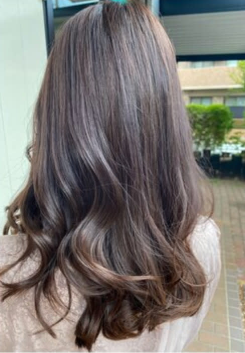 CARNA by Charis【カルナバイカリス】 盛岡 | 本宮【カルナ バイ カリス】のスタイル紹介。艶髪/透明感　ブルーバイオレット