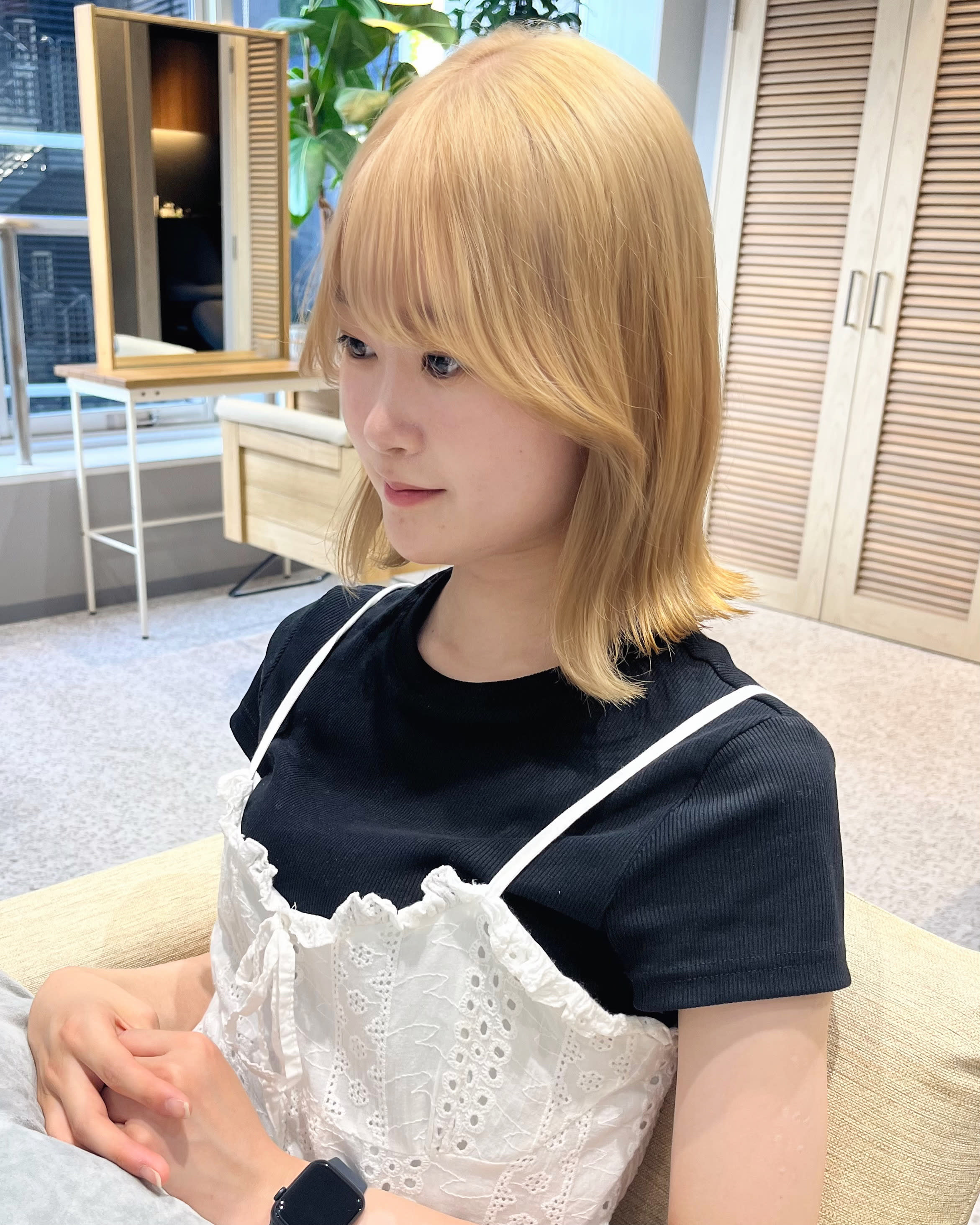 AUTHEN.HAIR【オーセンヘアー】のスタイル紹介。【ブリーチ1〜2回】ハイトーンミルクティーベージュ