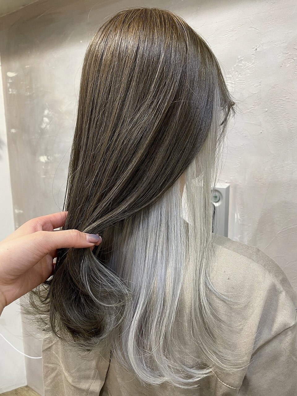 LORE福岡天神本店 インナーカラー特化型美容室ブリーチ・インナーカラー美容室【ロアフクオカテンジンホンテン インナーカラートッカガタビヨウシツ ブリーチ インナーカラービヨウシツ】のスタイル紹介。ダブルカラー/ベージュ/ケアブリーチカラー/インナーカラー