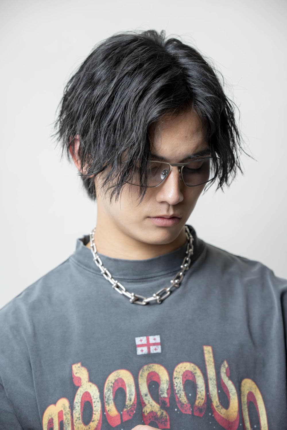 MEN'S SOURCE 天王寺阿倍野【メンズソース テンノウジアベノ】のスタイル紹介。ウェイビーセンターパート×パーマ/メンズ