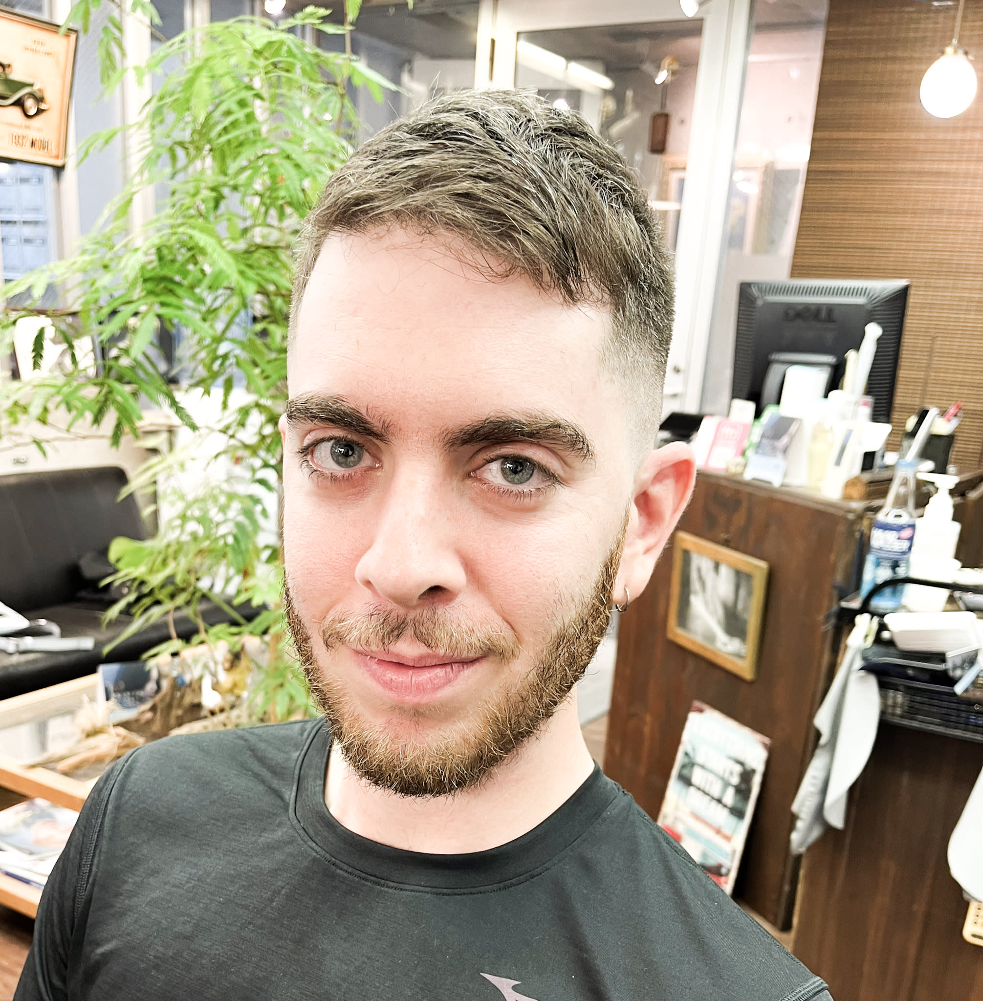 髪 騎士【ヘアーデザイン ナイト】のスタイル紹介。フェードカット