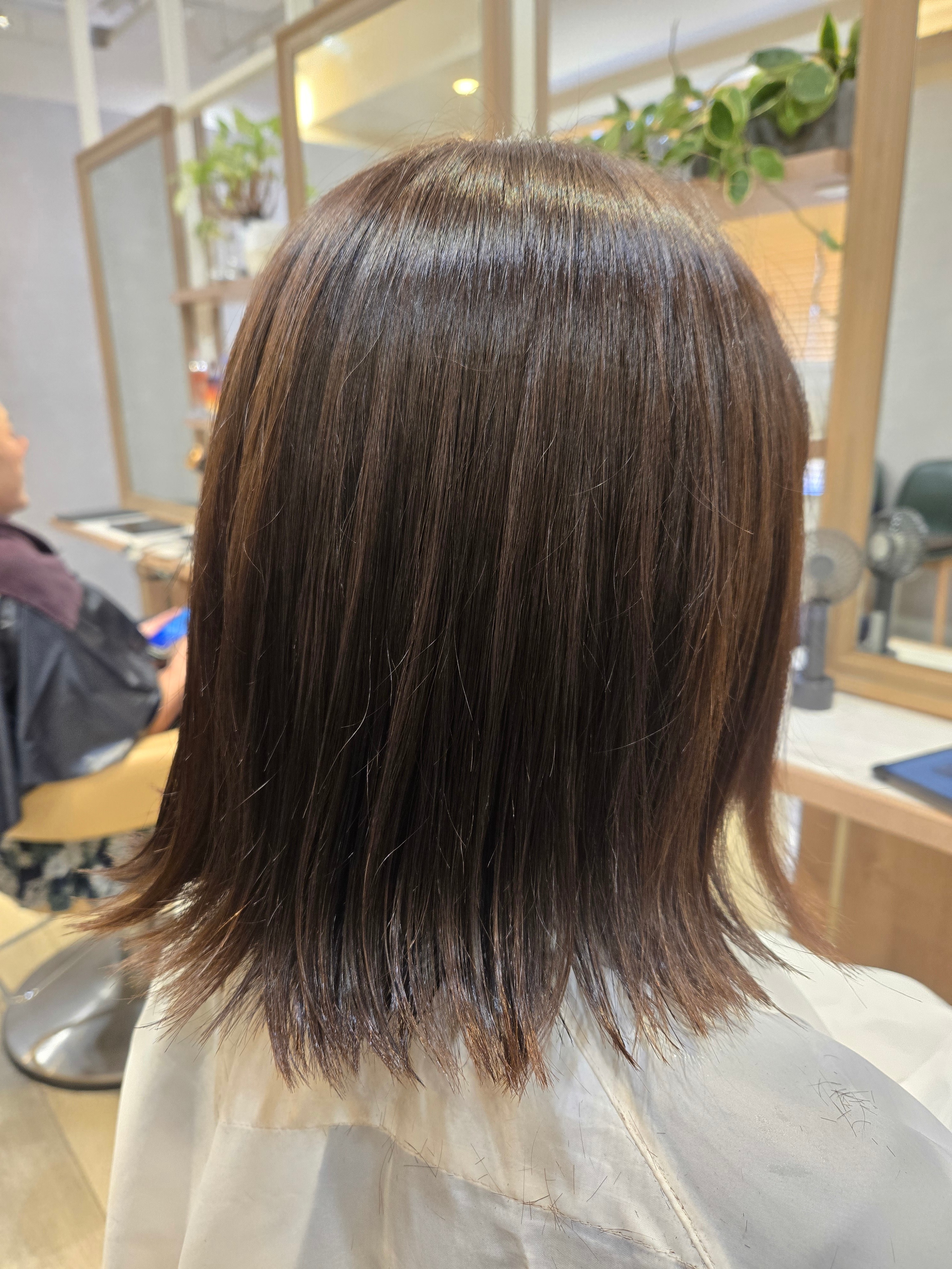 LA QUALITE 松戸店【ラ カリテ】のスタイル紹介。透明感ある落ち着いたヘアカラー