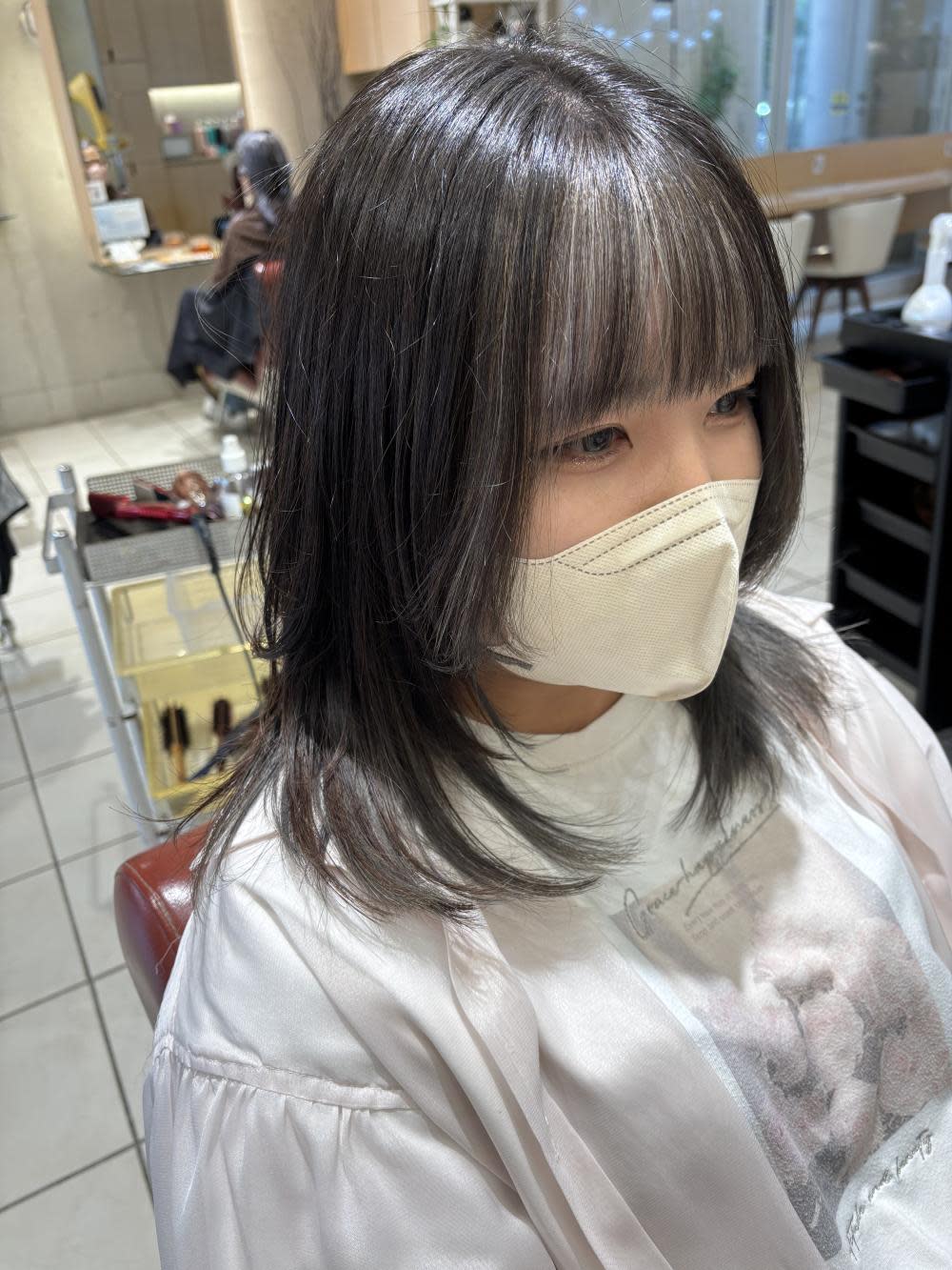 SOTOE＆marbb久喜店【ソトエアンドマーブ クキテン】のスタイル紹介。インナーカラー/シルバー/イヤリングカラー20代30代