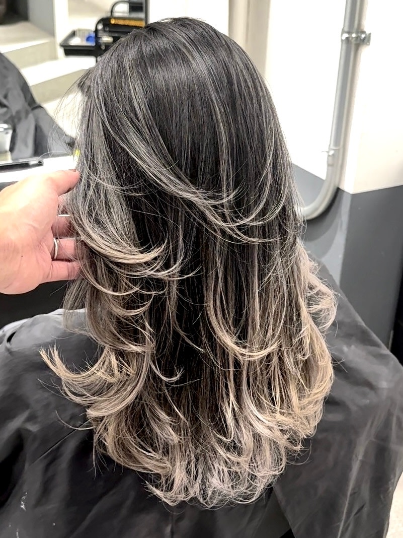 CIERA.堀江ダブルカラー/ハイライト/バレイヤージュ【シエラホリエダブルカラーハイライトバレイヤージュ】のスタイル紹介。バレイヤージュ