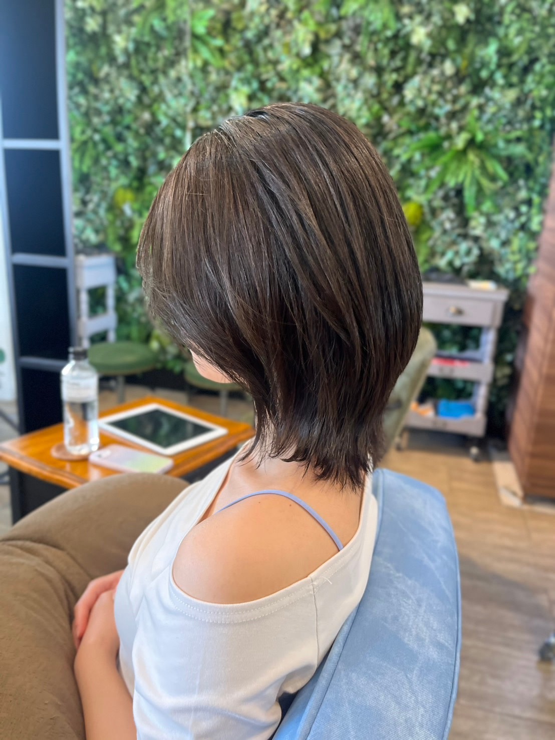 ～MILBON complete salon～ no_a【ミルボンコンプリートサロン ノア】のスタイル紹介。ツヤ髪×くびれミディアム