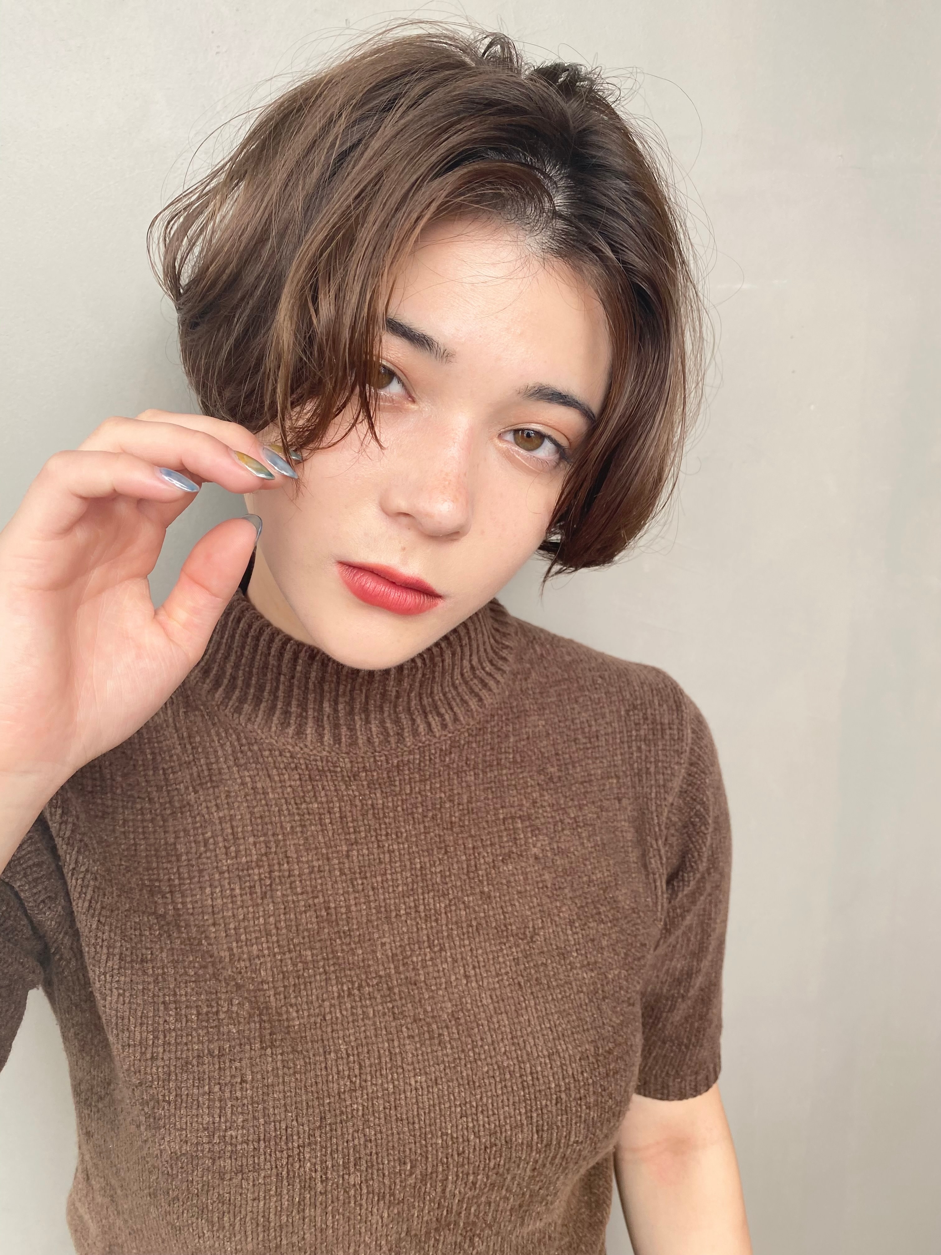 Towa by Lin'ne【トワバイリンネ】のスタイル紹介。大人ショートボブ/前髪なしショート/透明感カラー