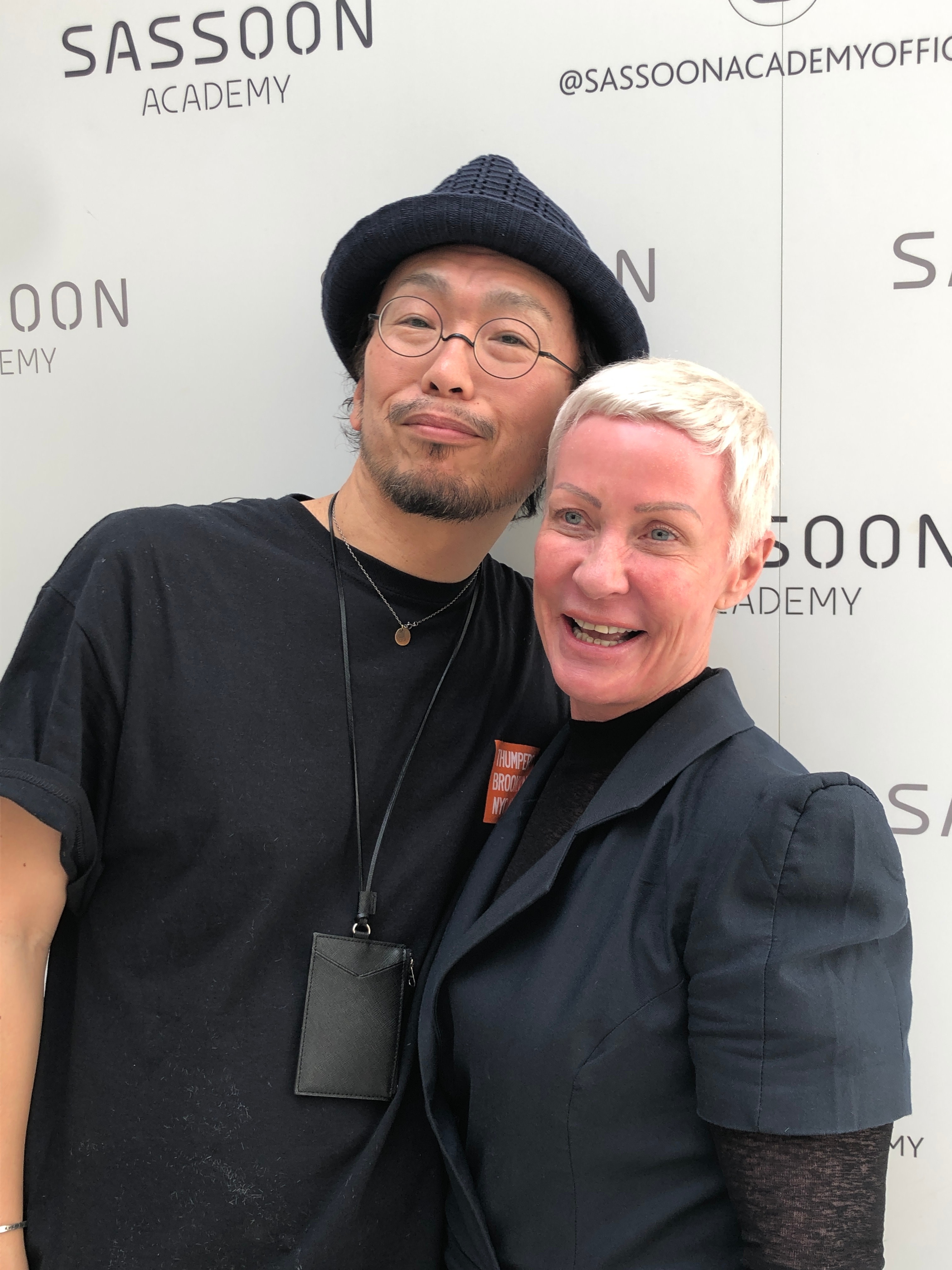 Hair Dressing Platz【ヘアー ドレッシング プラッツ】のスタイル紹介。シルバーベリーショート