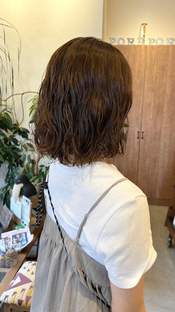 POREPORE HAPPY HAIR BASE 国立谷保【ポレポレハッピーヘアーベース】【ポレポレハッピーヘアーベース】のスタイル紹介。肩上パーマスタイル