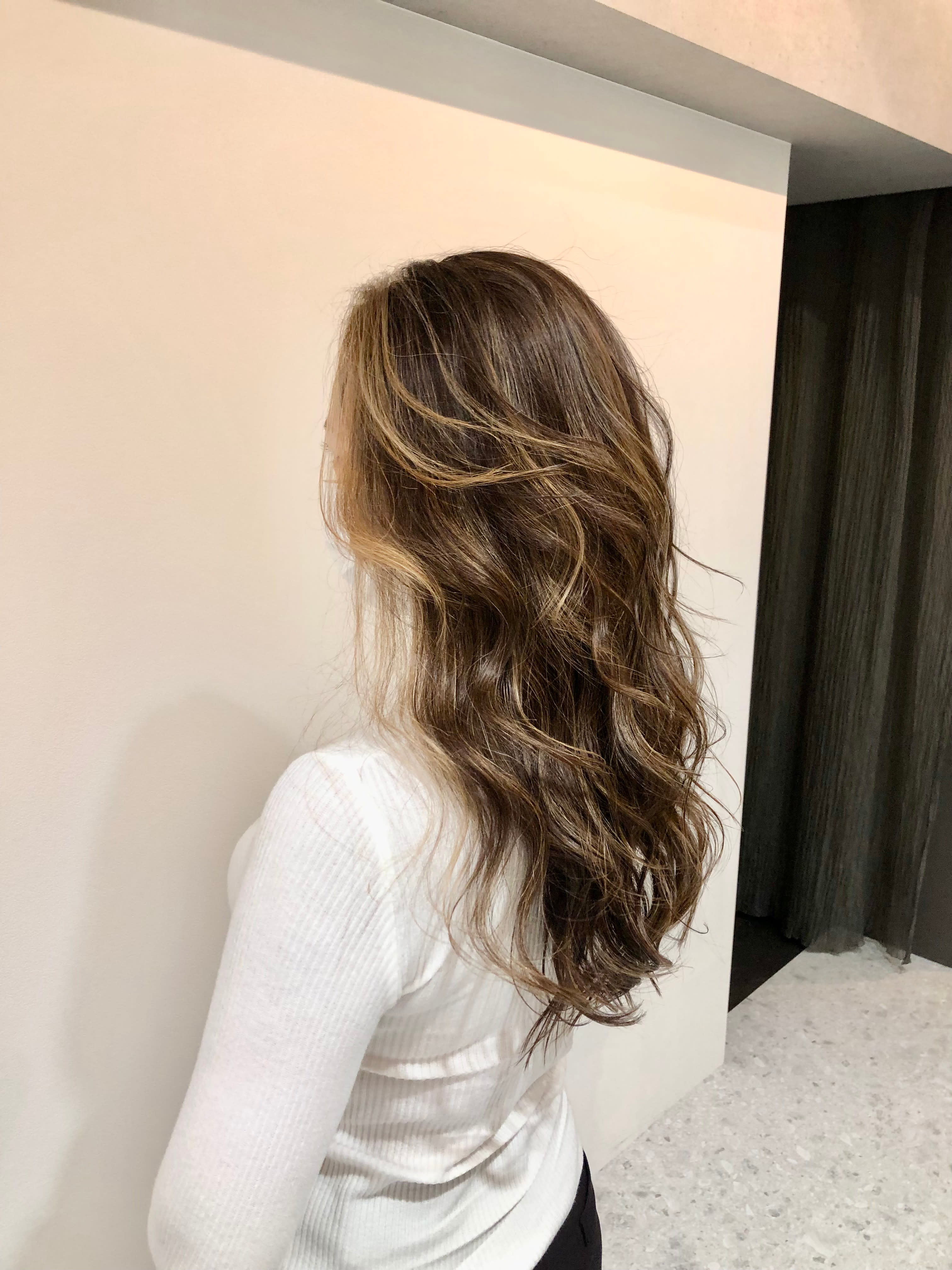 TAKAHASHI  HAIR&SPA  六本木店 【タカハシ ヘアアンドスパ】【タカハシ ヘア アンド スパ ロッポンギテン】のスタイル紹介。ロングヘアーハイライト