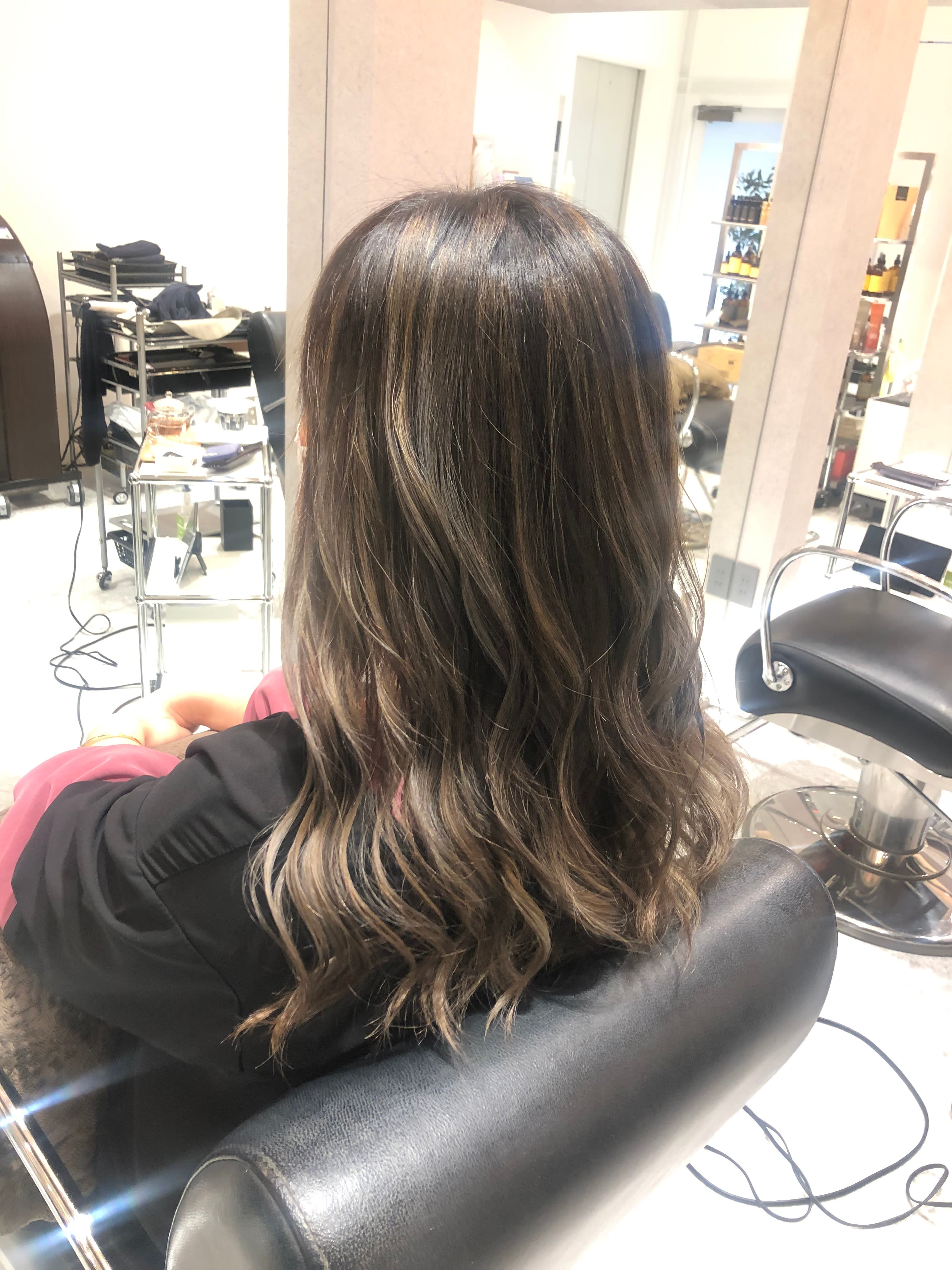 TAKAHASHI  HAIR&SPA  六本木店 【タカハシ ヘアアンドスパ】【タカハシ ヘア アンド スパ ロッポンギテン】のスタイル紹介。ロングヘアーハイライト