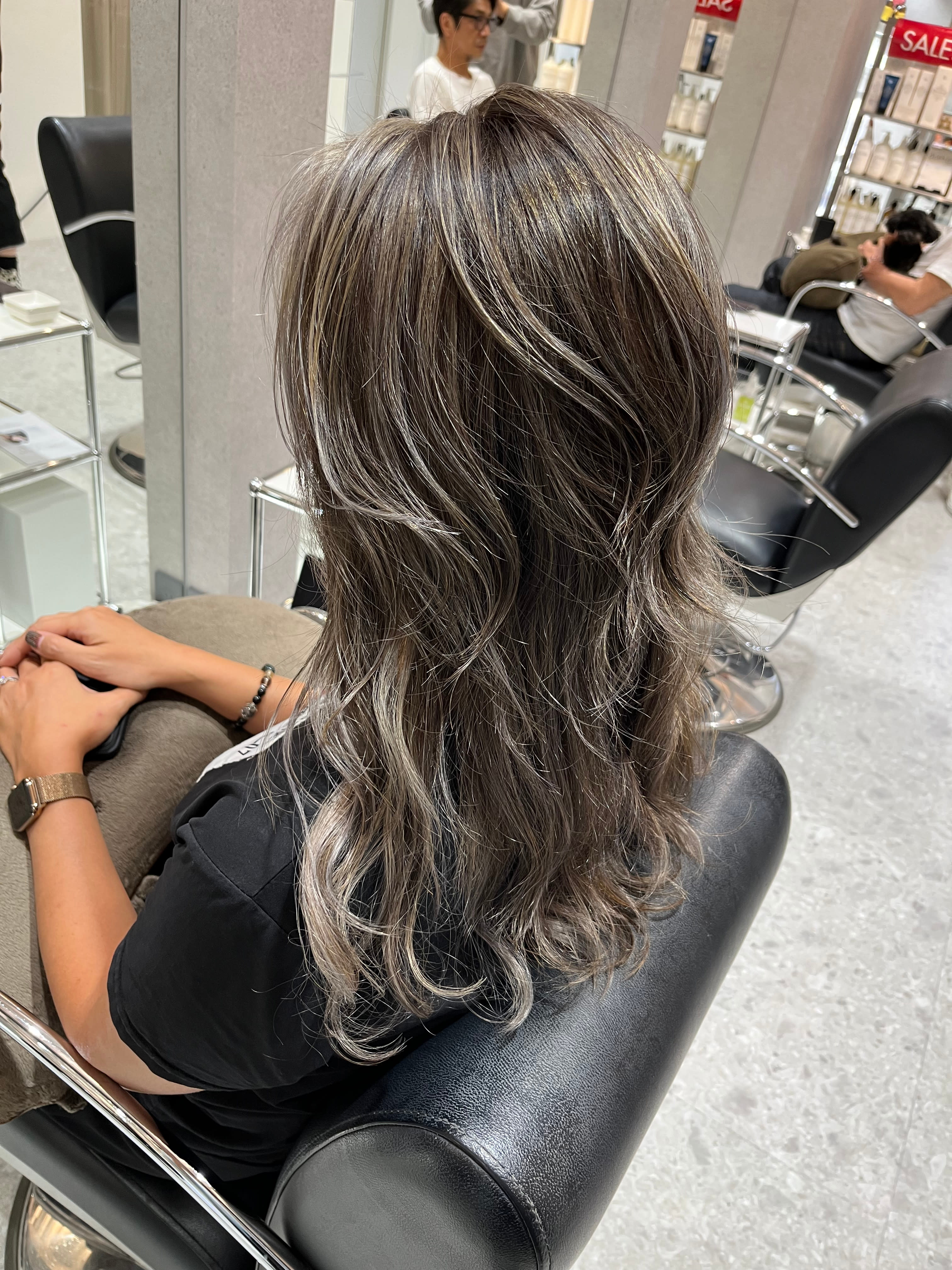 TAKAHASHI  HAIR&SPA  六本木店 【タカハシ ヘアアンドスパ】【タカハシ ヘア アンド スパ ロッポンギテン】のスタイル紹介。ミディアムヘアー