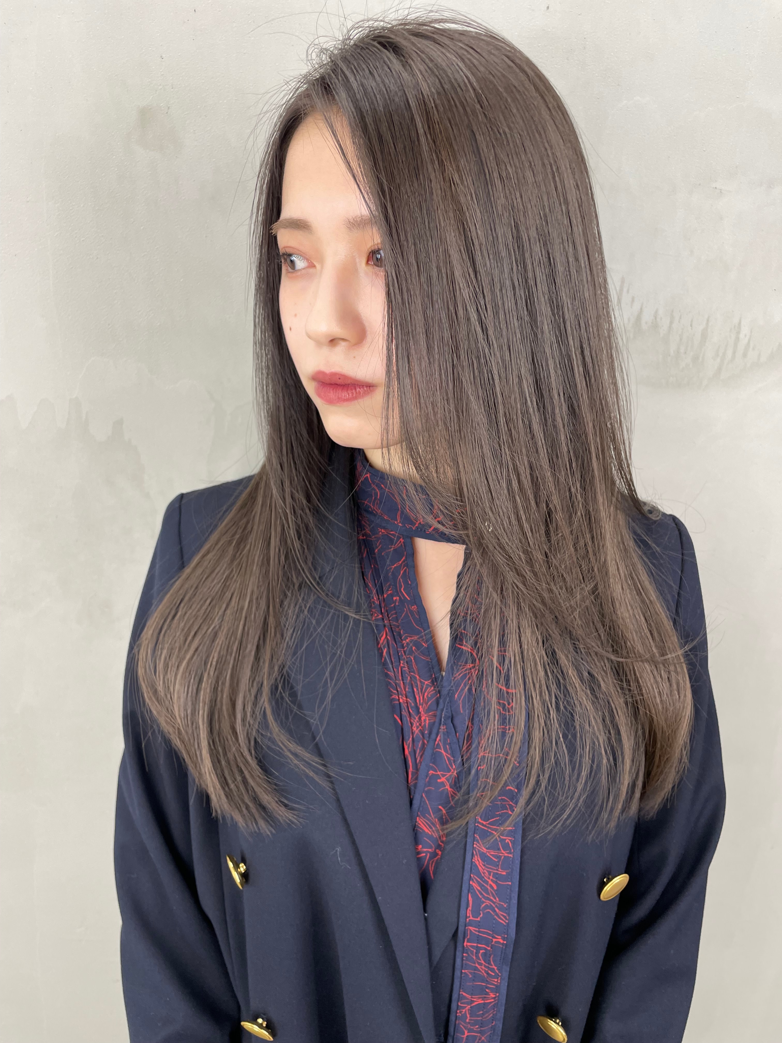 YuGO HAIR 勝どき店【ユーゴヘアカチドキテン】のスタイル紹介。王道美髪ストレート/レイヤーカット／柔らかグレージュ