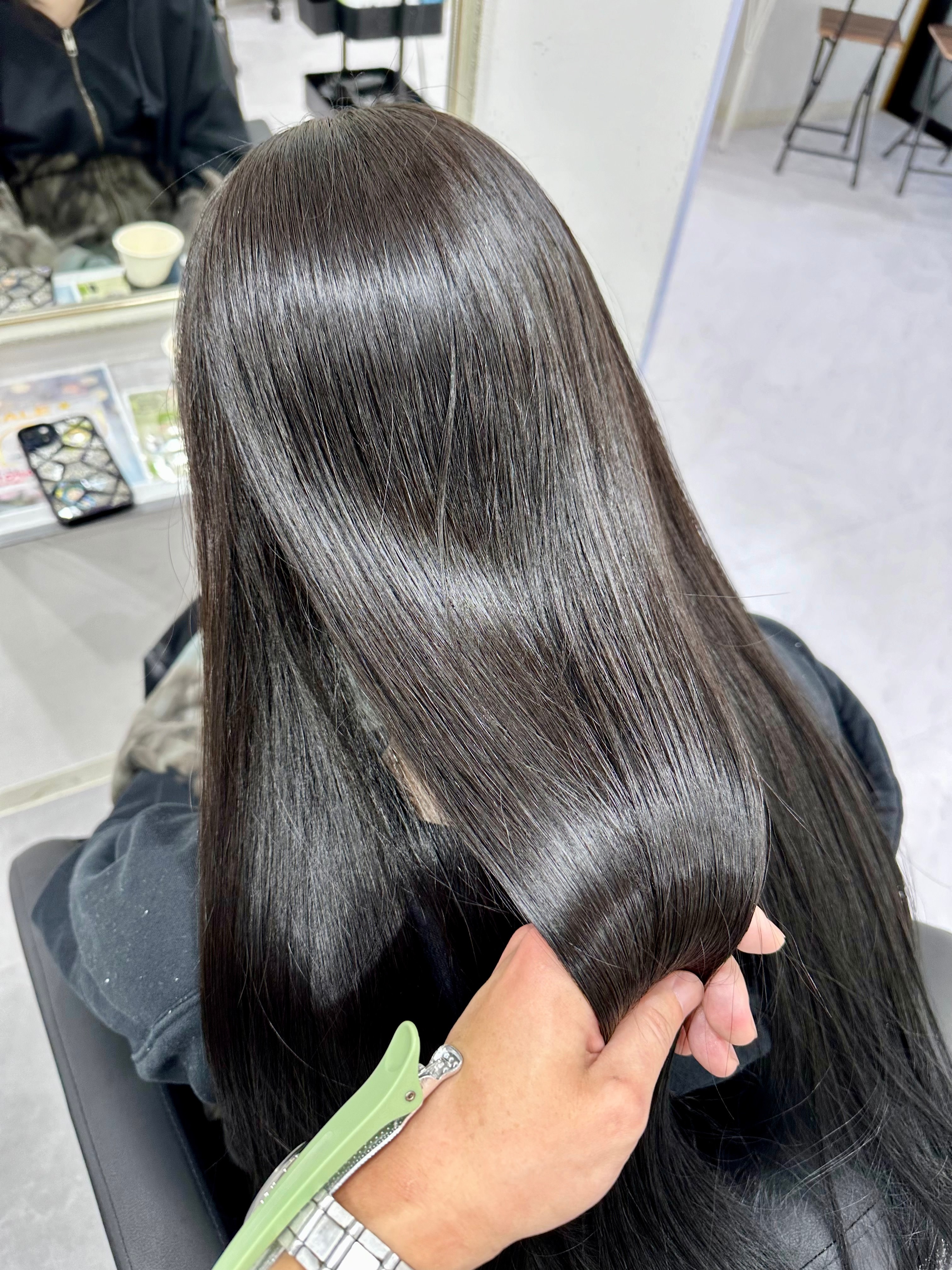 髪質改善＆ブリーチ loty【カミシツカイゼン ブリーチ ロティー】のスタイル紹介。premium髪質改善ストレート