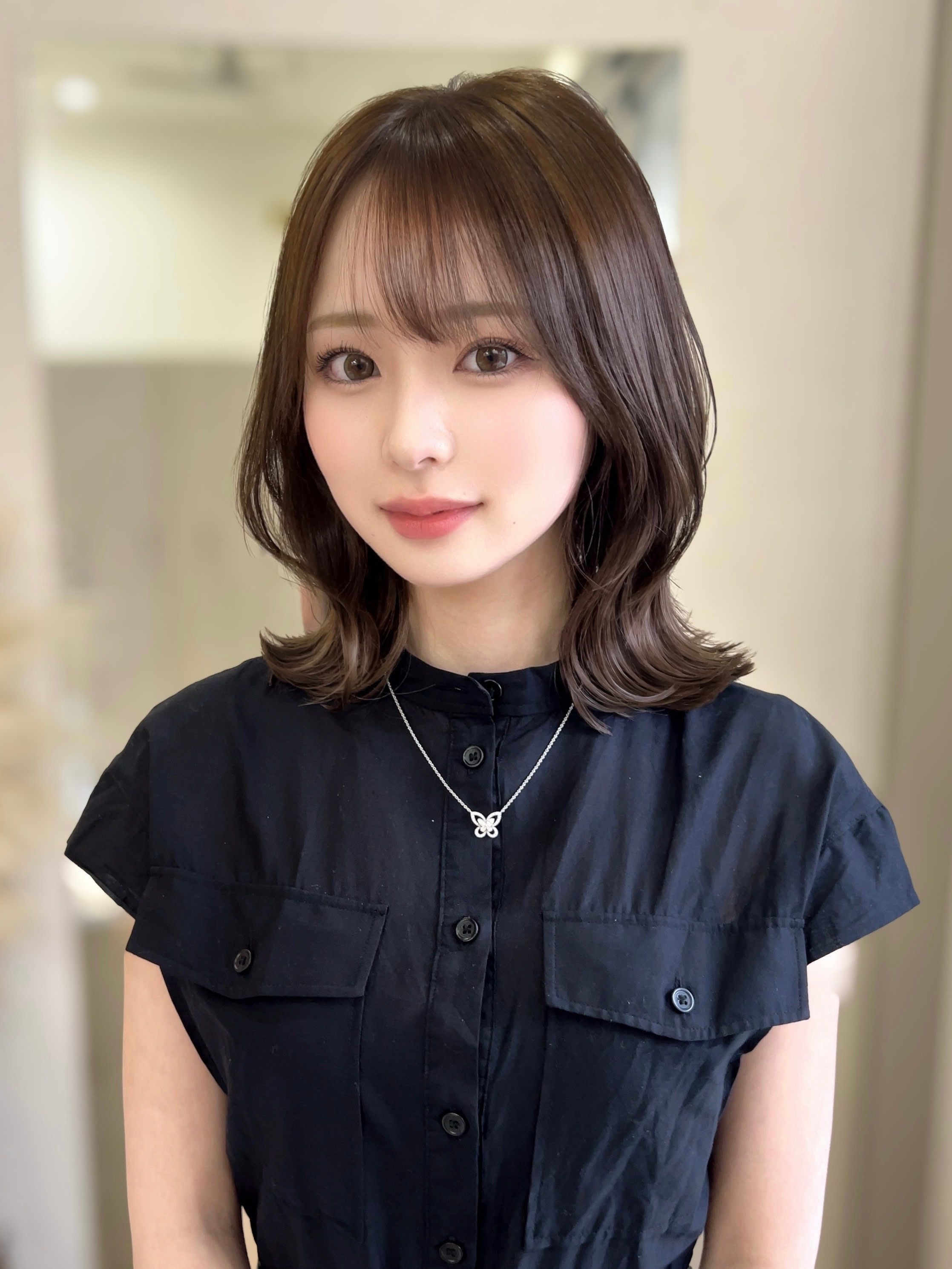 REVE【レーヴ】【レーヴ】のスタイル紹介。ナチュラル鎖骨ミディ×モカムースカラー