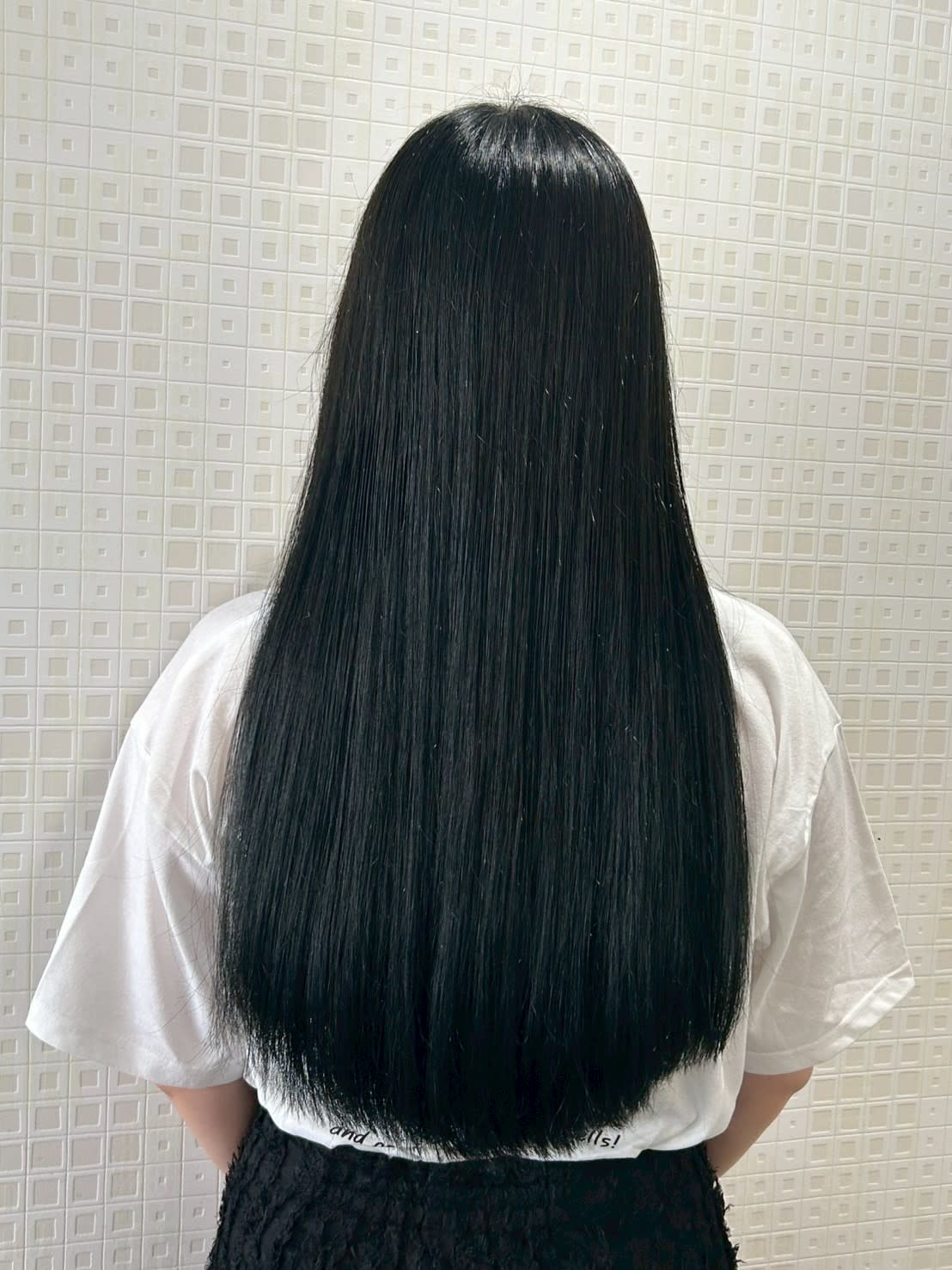 Private Hair Salon O'-fa【プライベートヘアサロンオーファ】のスタイル紹介。ディープグリーンカラー