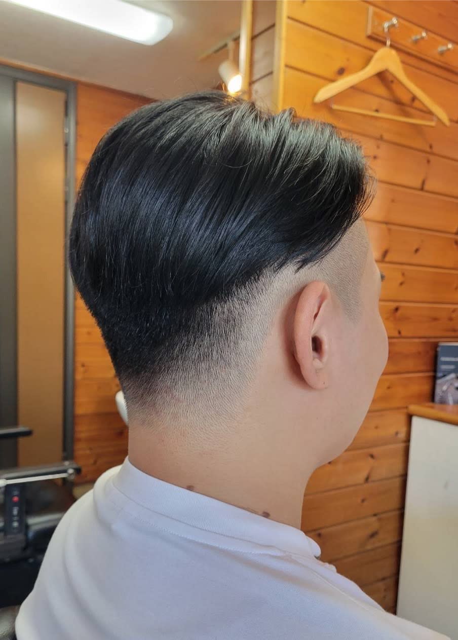 BAR BER TAKEO【バーバータケオ】のスタイル紹介。ツーブロックスタイル
