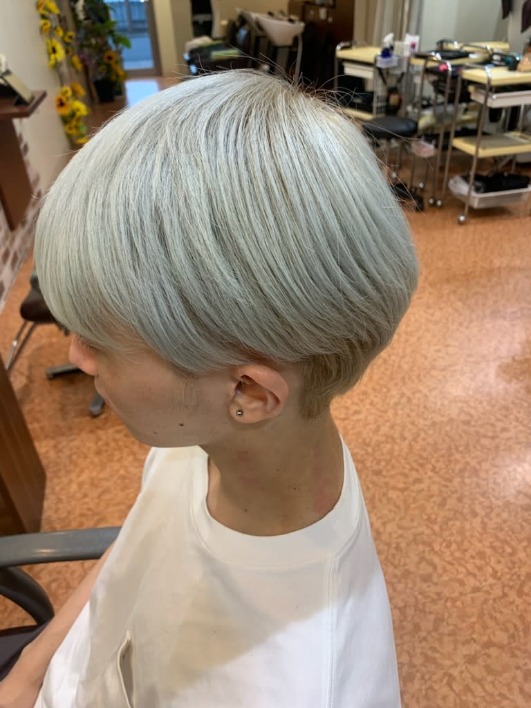 ワンダー 矢野口駅前店【ワンダー ヤノクチエキマエテン】のスタイル紹介。シルバーorホワイトカラー