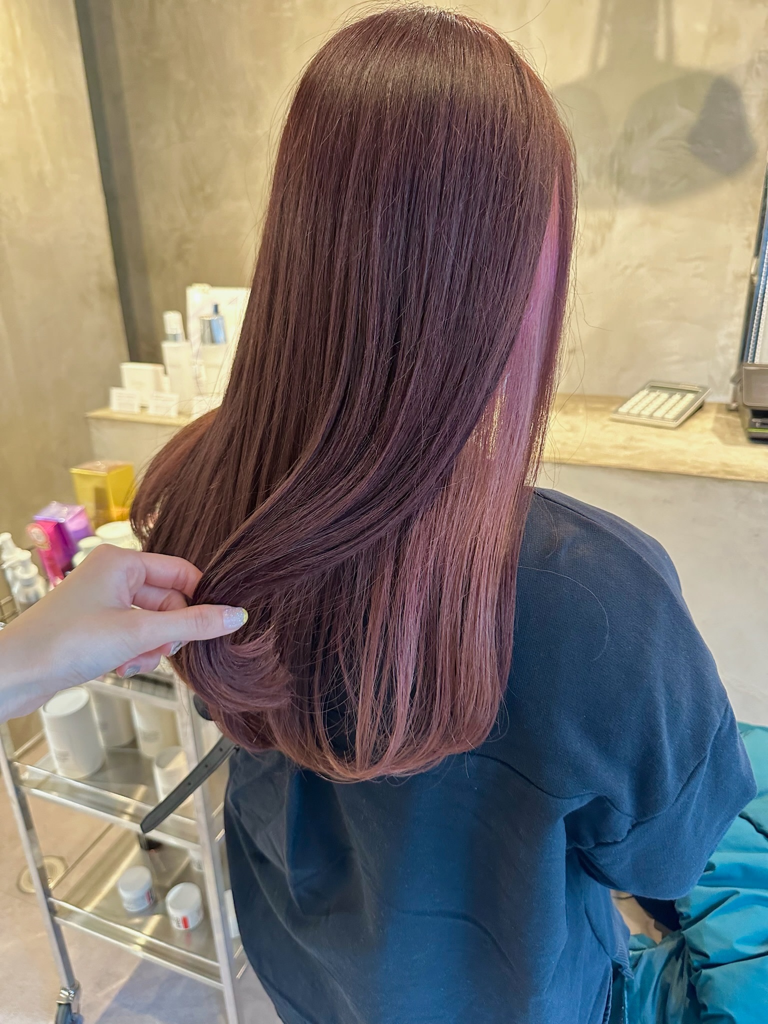 ORLO by IZA【オルロバイイザ】のスタイル紹介。◎ピンクのインナーカラー